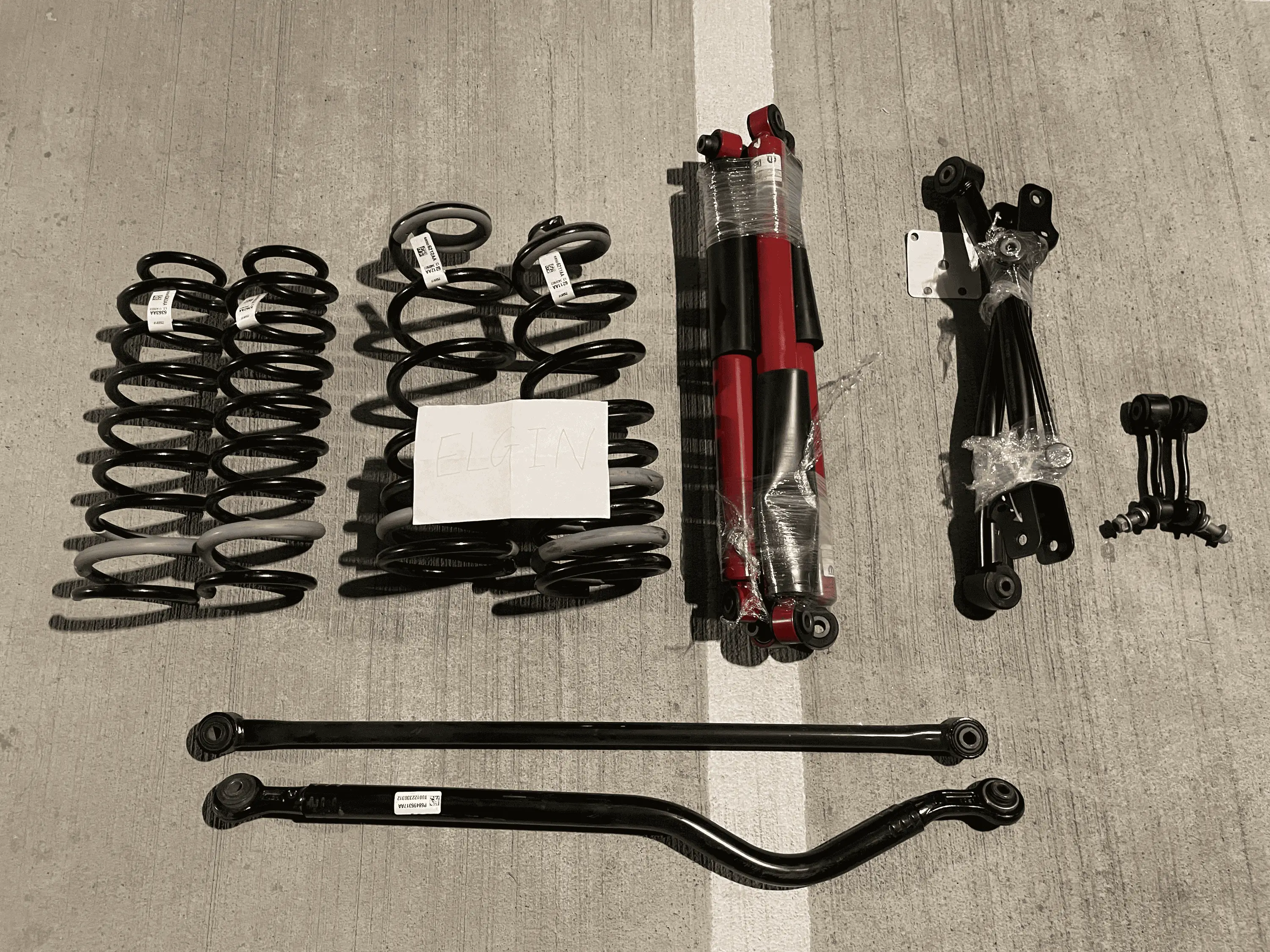 Jeep Gladiator 1,800 miles only. 23 Rubicon Mopar red shocks takeoffs. Complete kit! Boston area. tempImage9PtmA