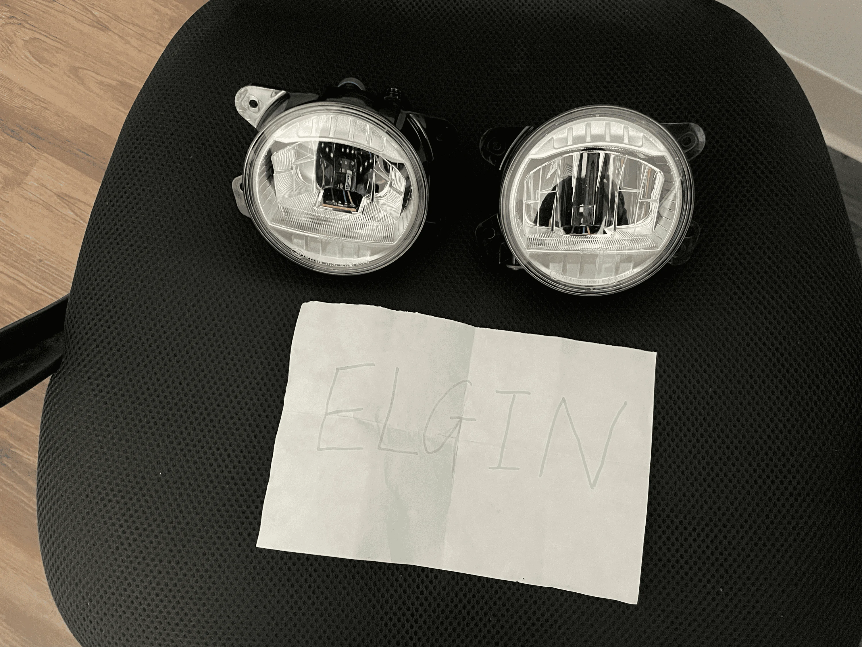 Jeep Gladiator 23 Rubicon OEM LED Fog Lights. 1,000 miles only. tempImagelNTAYg