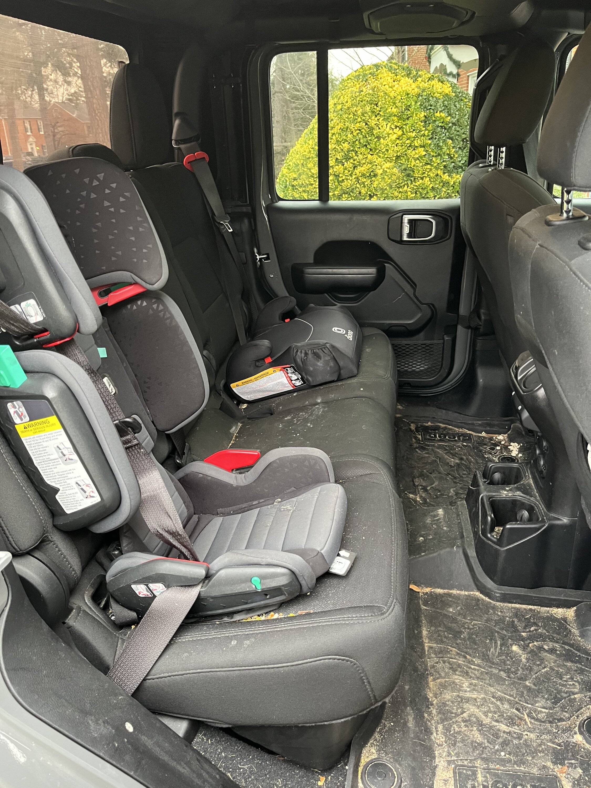 Jeep Gladiator Car Seat in the Gladiator - Tips and Tricks IMG_4638