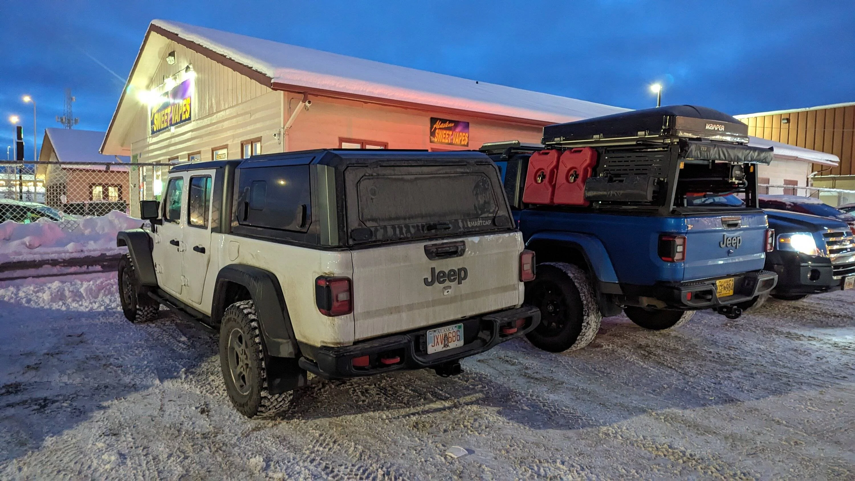 Jeep Gladiator Alaska Daily Drivers: Hydro Blue 80A and Bright White JTR PXL_20231222_014849255.MP