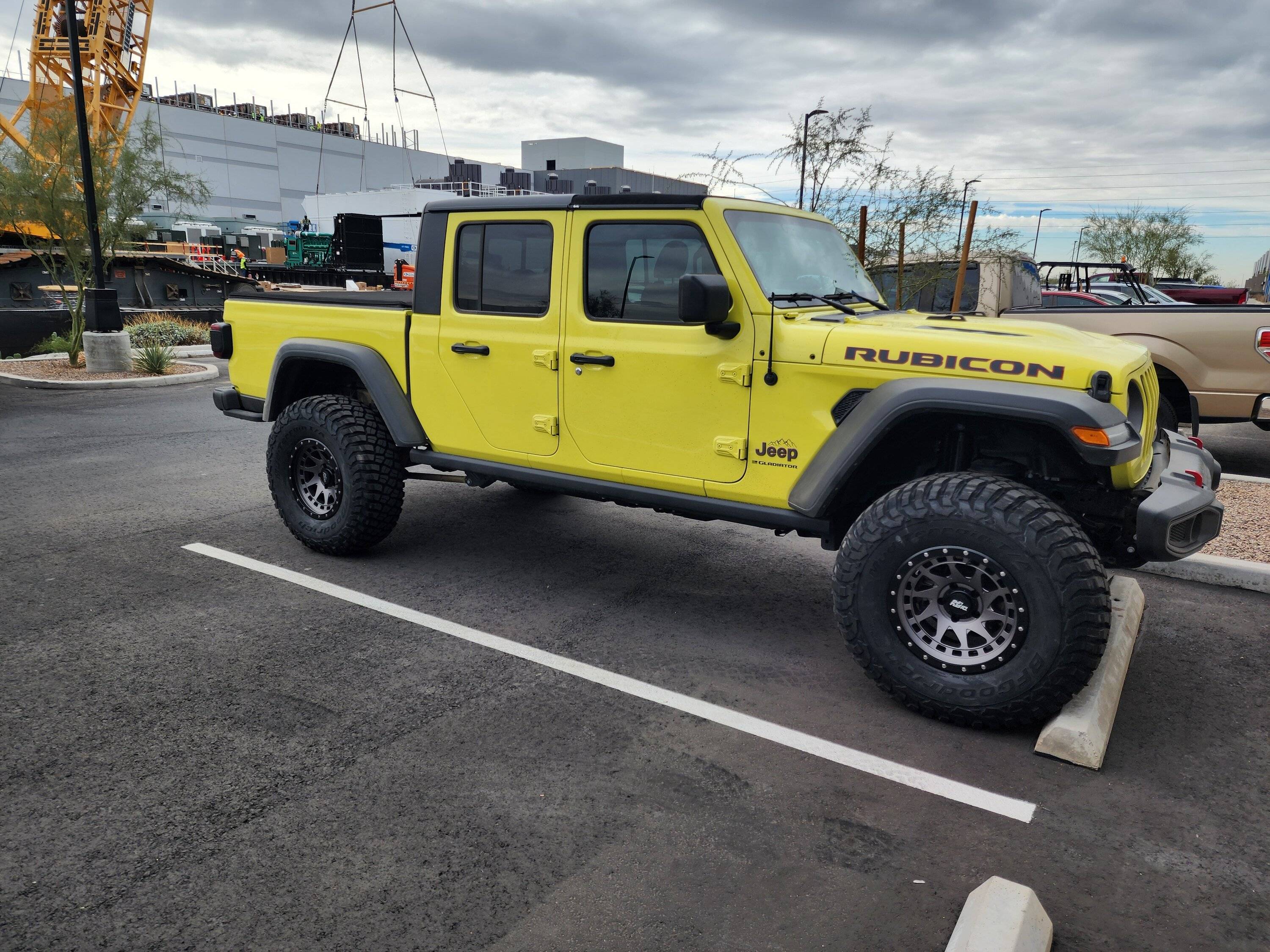 Jeep Gladiator 35” KO2s to 37” KO2s!! 20231219_132407