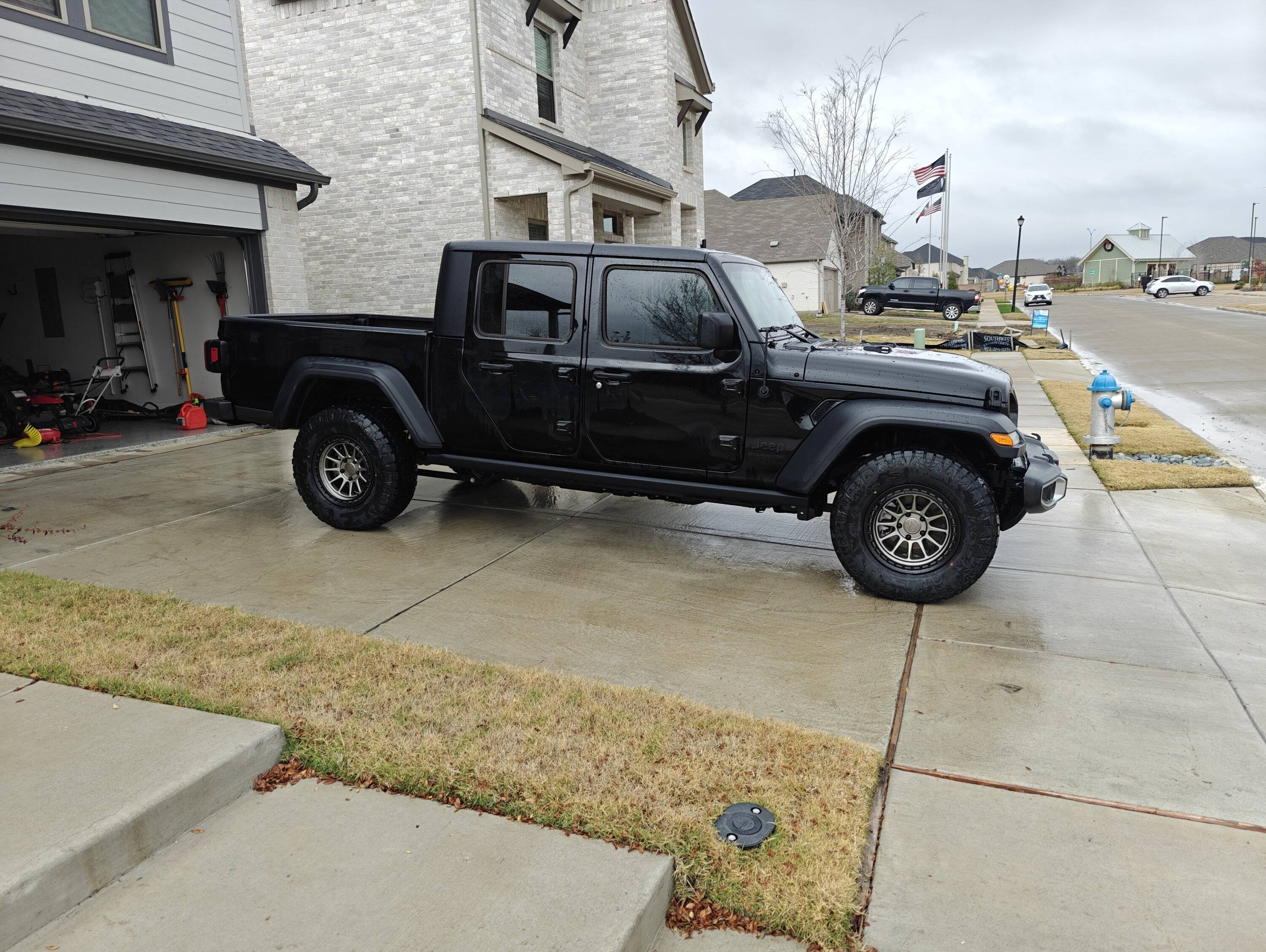 Jeep Gladiator Fifteen52 Range HD _ Magnesium Grey w/ Maxxis Razr ATs IMG20231223145822