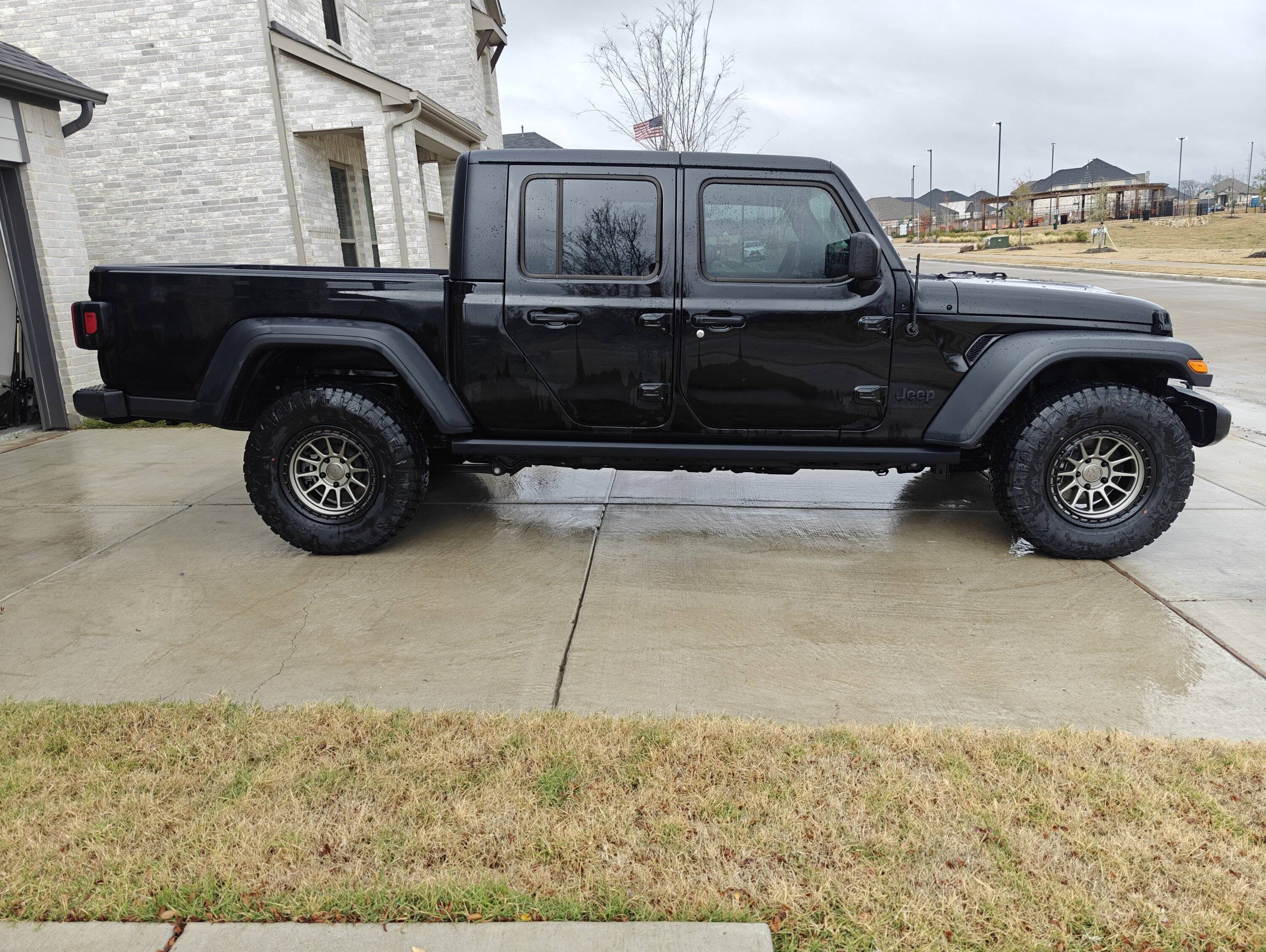 Jeep Gladiator Fifteen52 Range HD _ Magnesium Grey w/ Maxxis Razr ATs IMG20231223145836