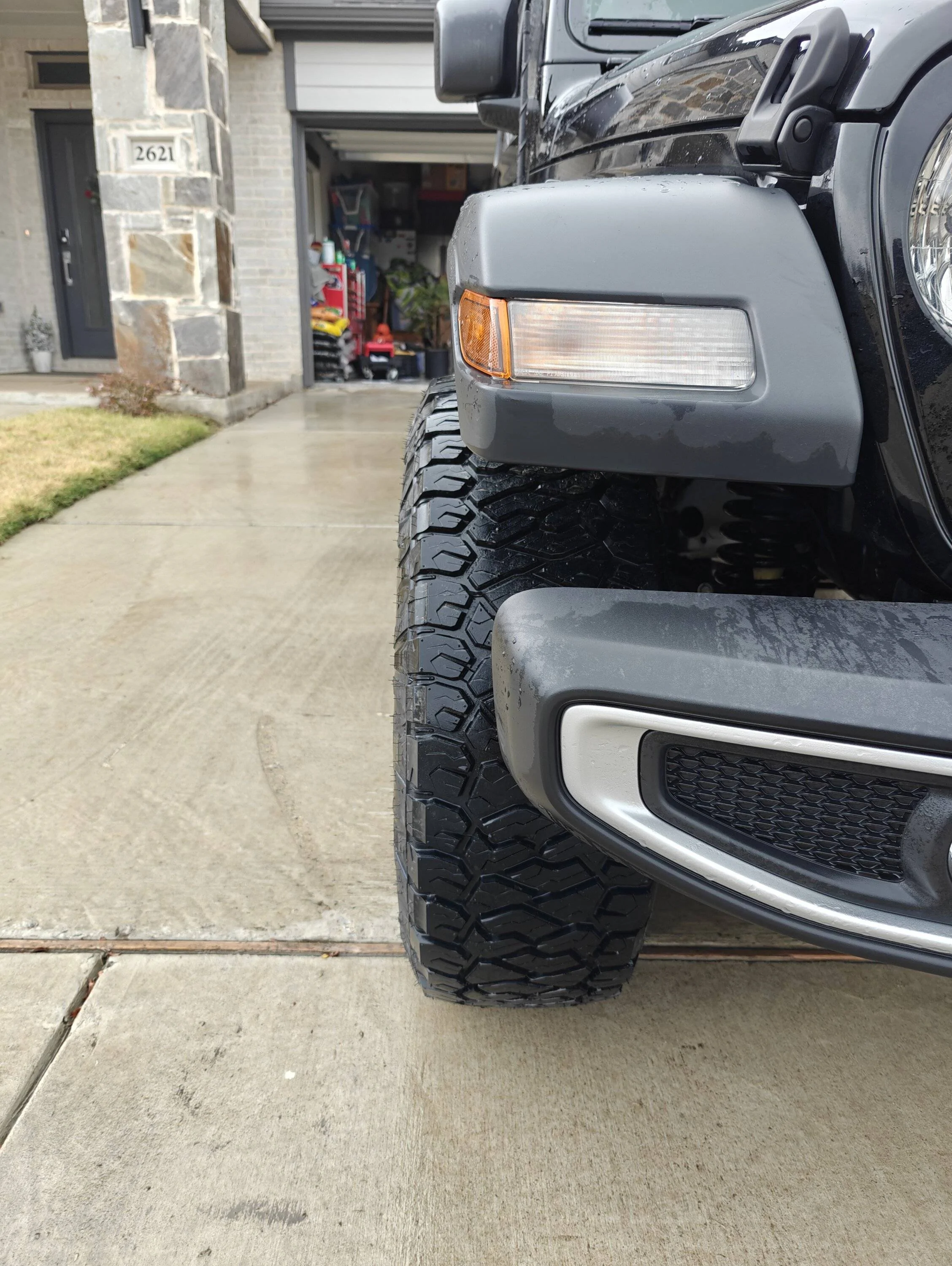 Jeep Gladiator Fifteen52 Range HD _ Magnesium Grey w/ Maxxis Razr ATs IMG20231223145905