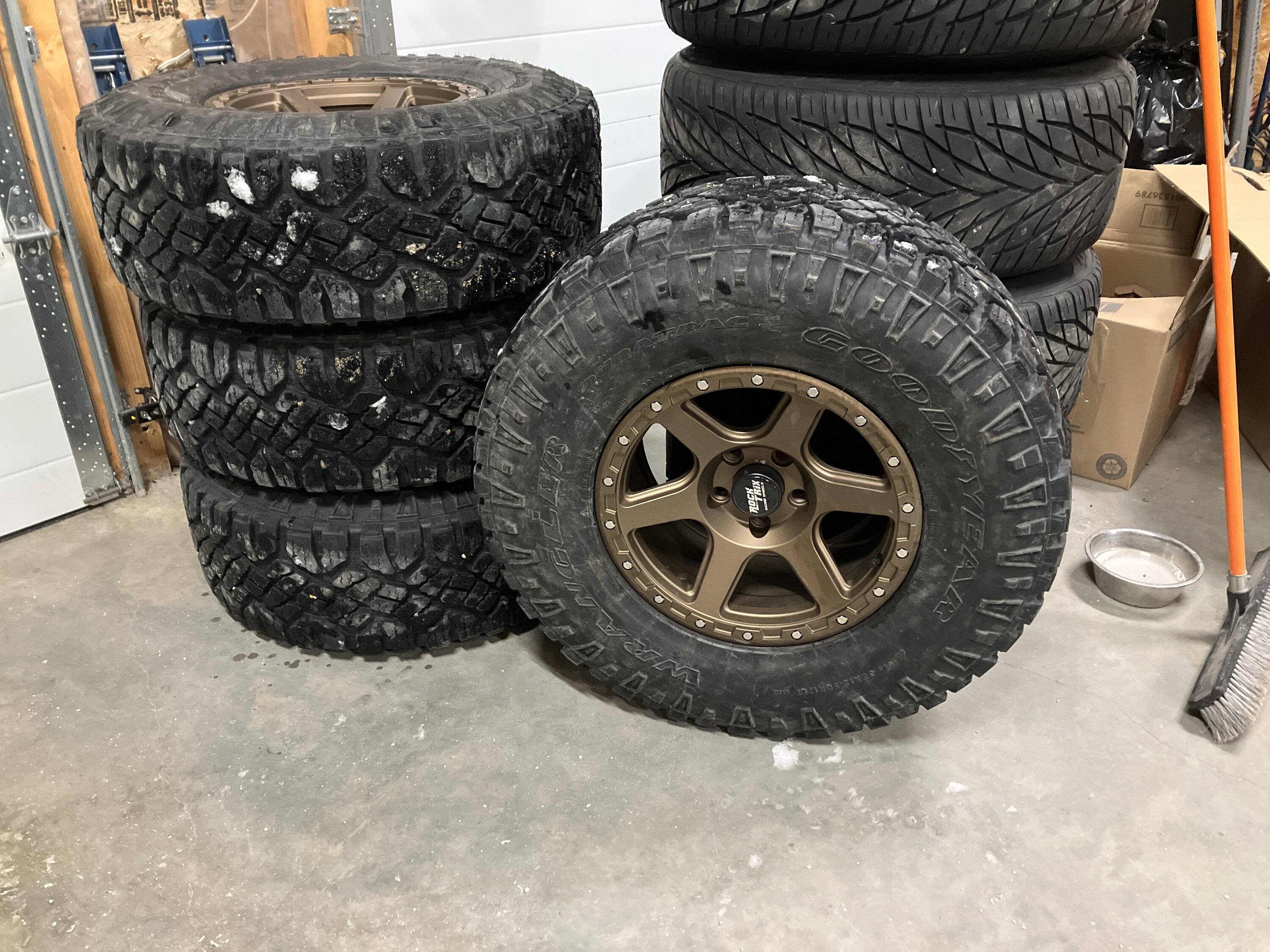 Jeep Gladiator Rocktrix RT112 wheel in a -12 or +12 offset? IMG_2606