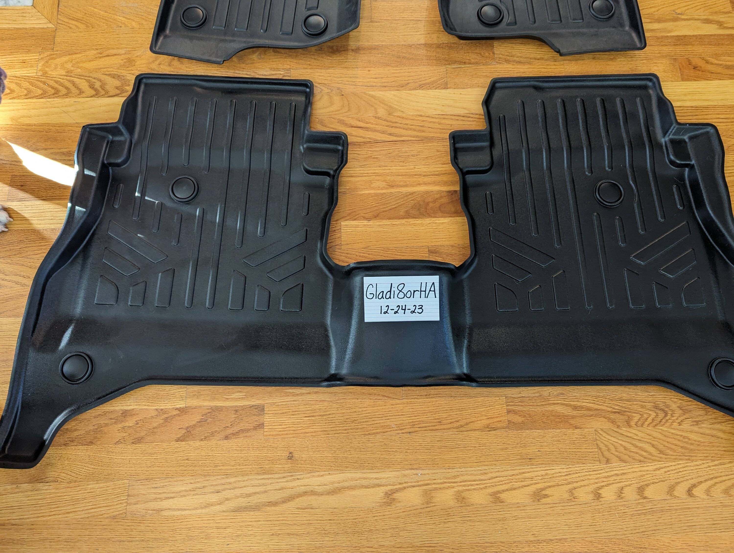 Jeep Gladiator Smart Liner floor liners PXL_20231224_141402456