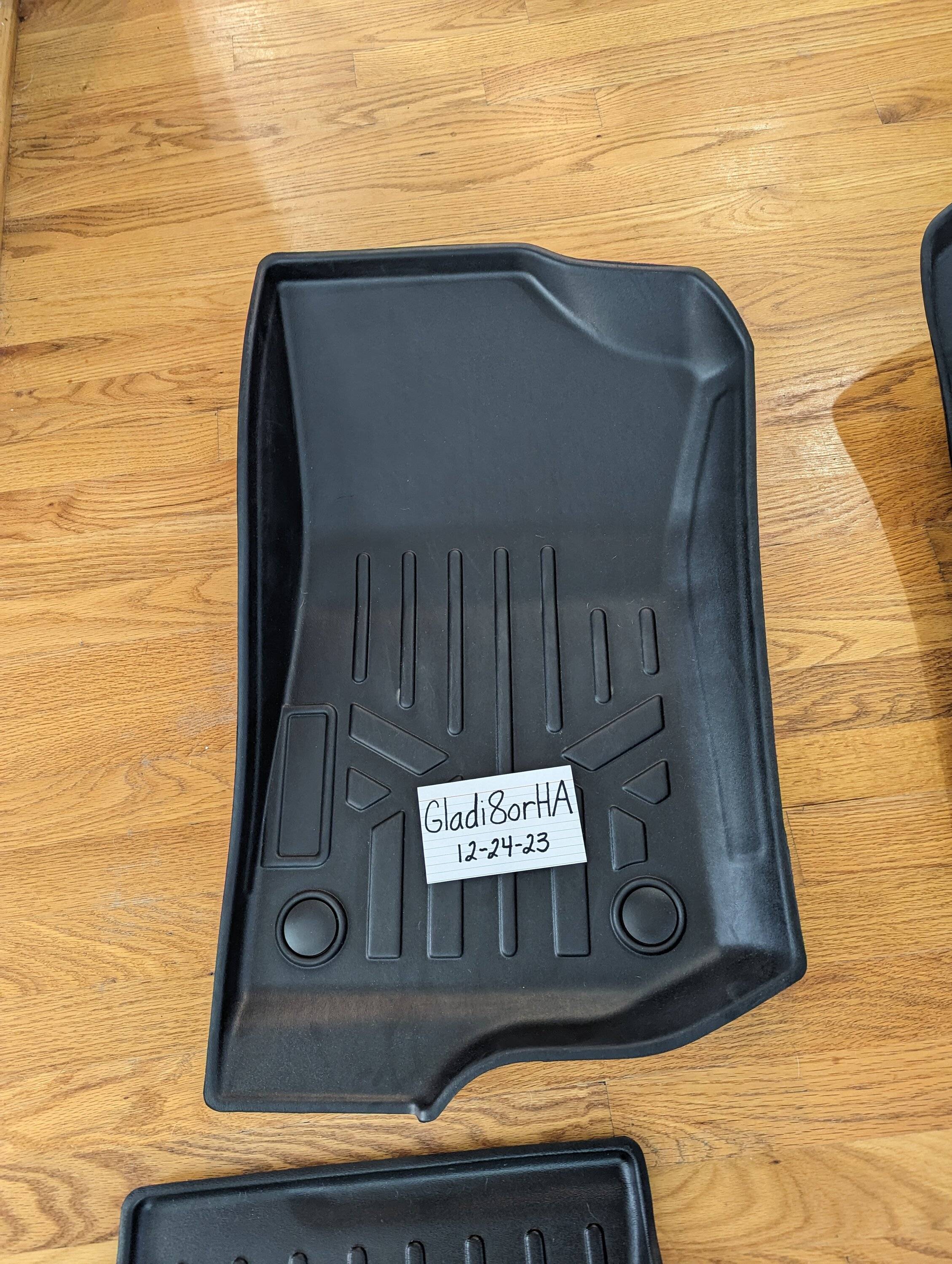 Jeep Gladiator Smart Liner floor liners PXL_20231224_141425362