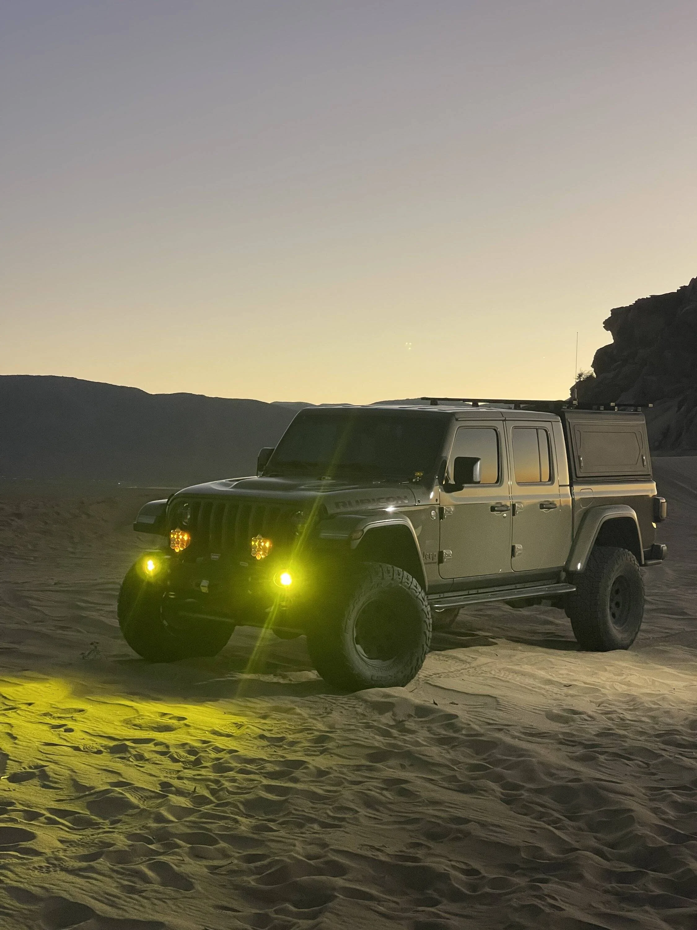 Jeep Gladiator Looking for help with yellow driving lights for snow IMG_5383