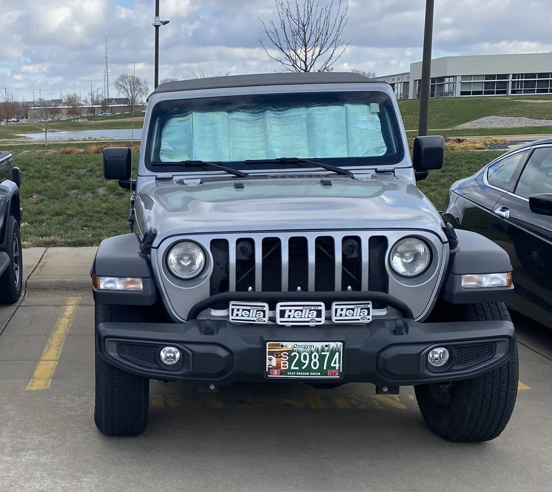 Jeep Gladiator Looking for help with yellow driving lights for snow IMG_6133