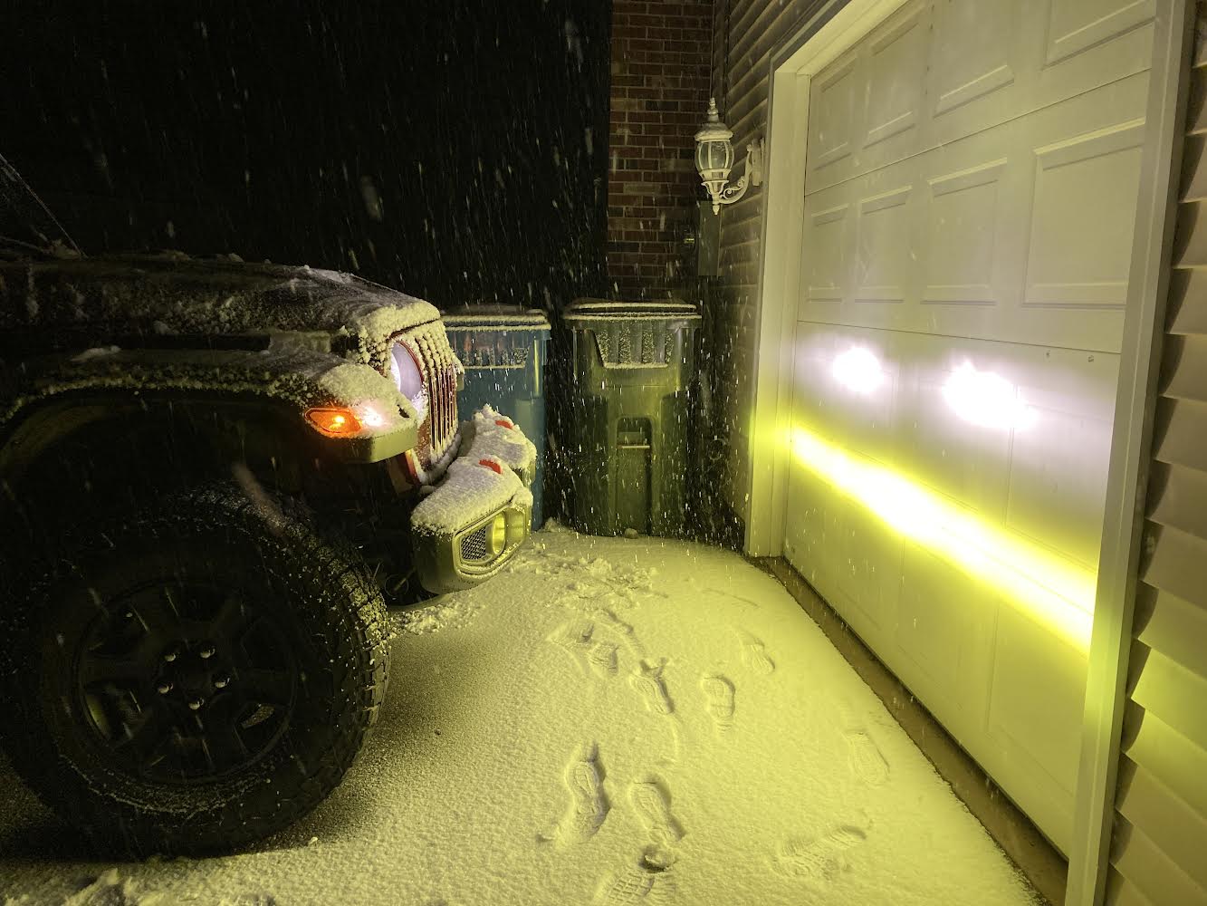 Jeep Gladiator Looking for help with yellow driving lights for snow 1703522425170