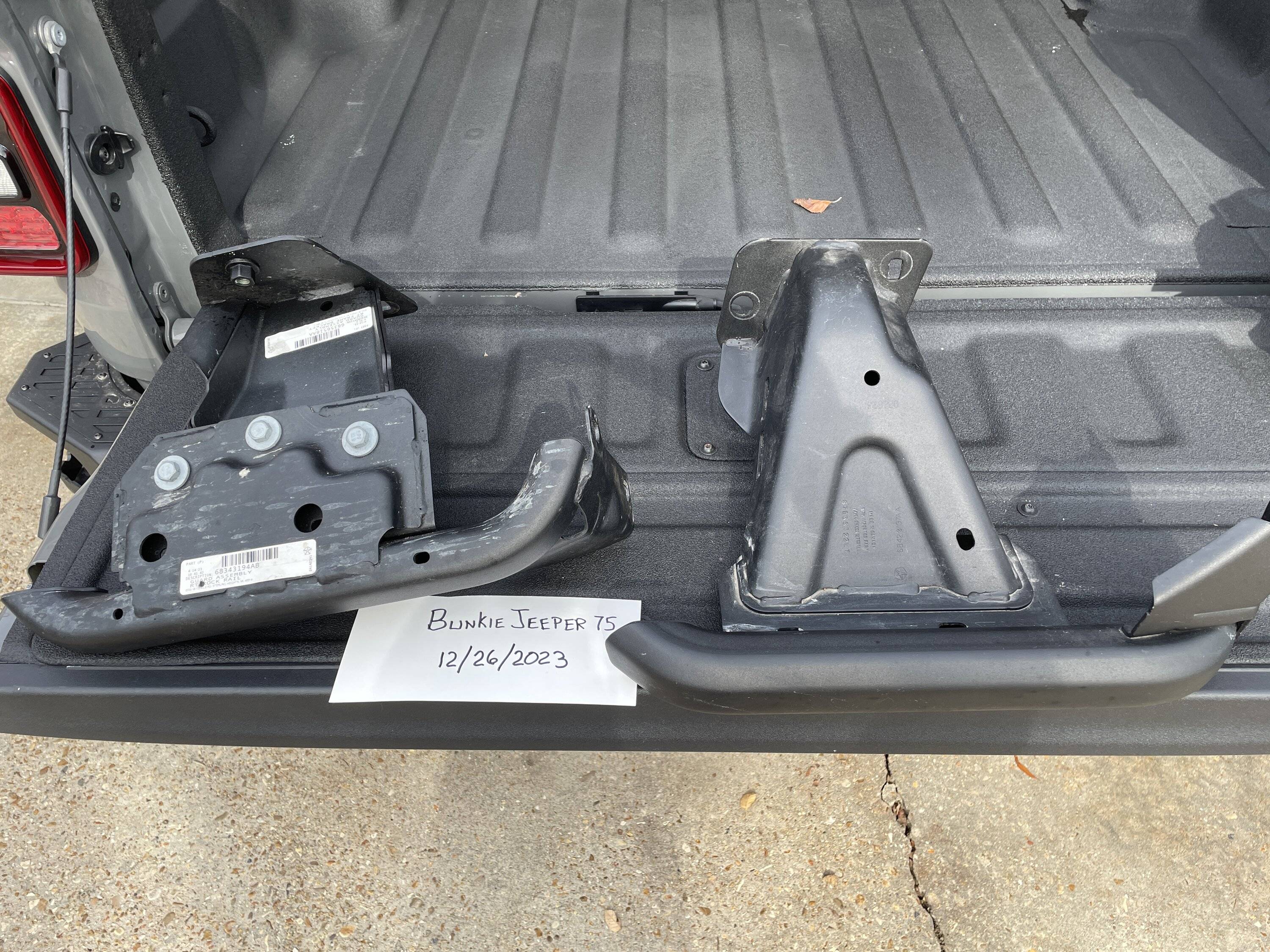 Jeep Gladiator For sale - 2023 Gladiator Rubicon Rock skid rails IMG_6775