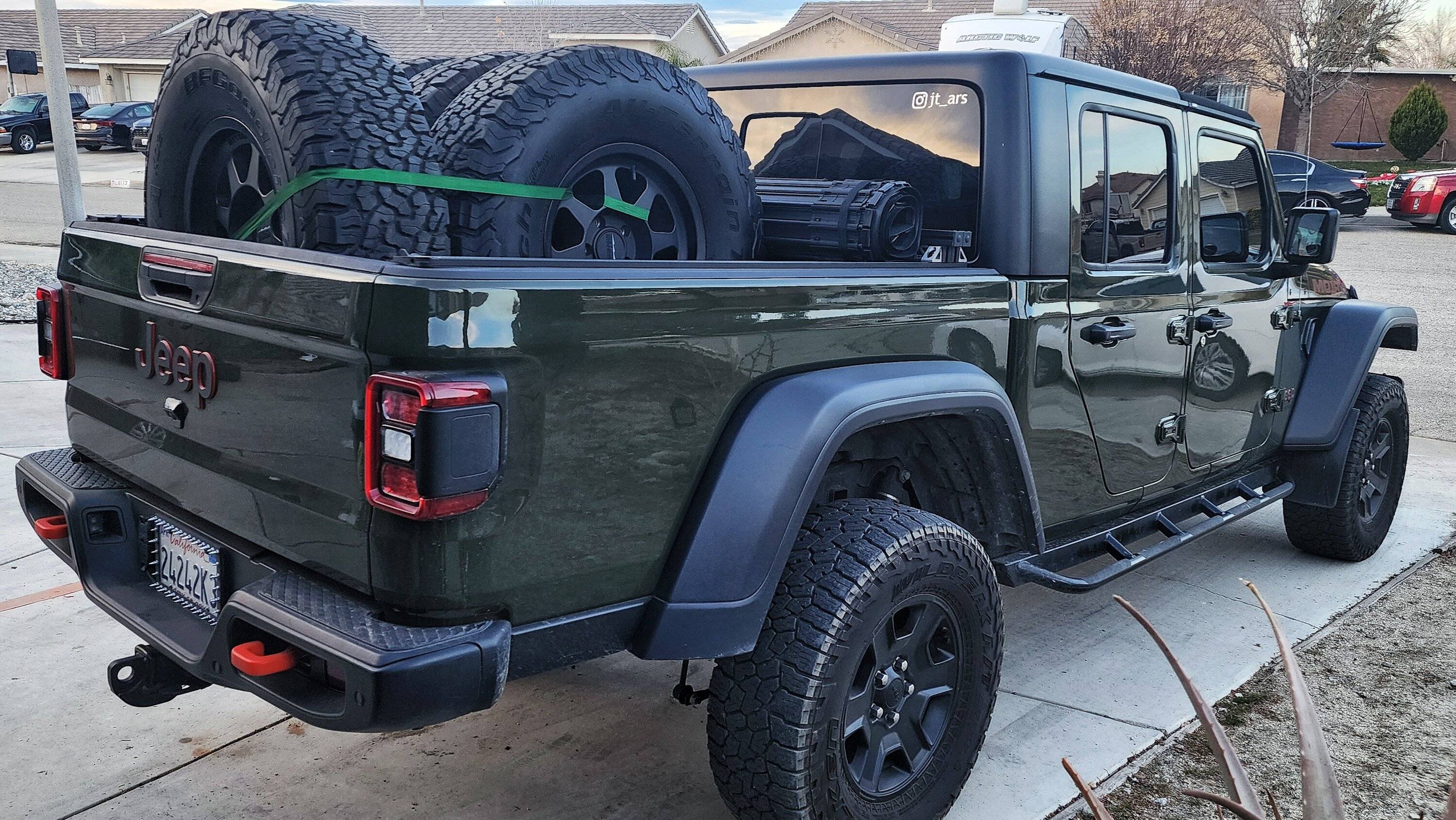 Jeep Gladiator Andrew's 2022 Sarge Green Mojave - Northern CA 20231226_163241-01