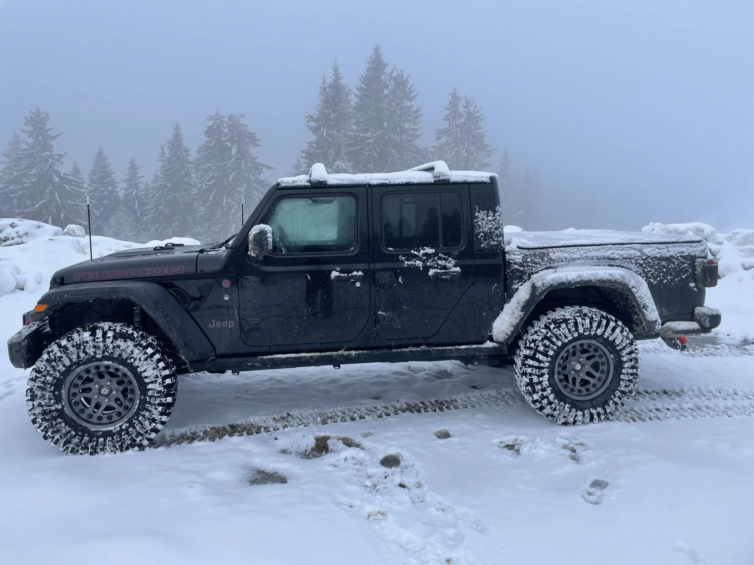 Jeep Gladiator Hutchinson beadlocks IMG_1102