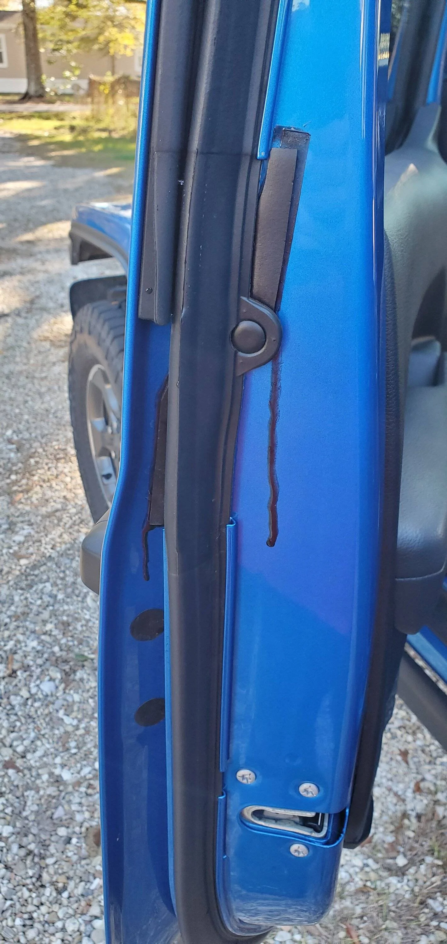 Jeep Gladiator Did your truck melt this summer? 20231230_143302