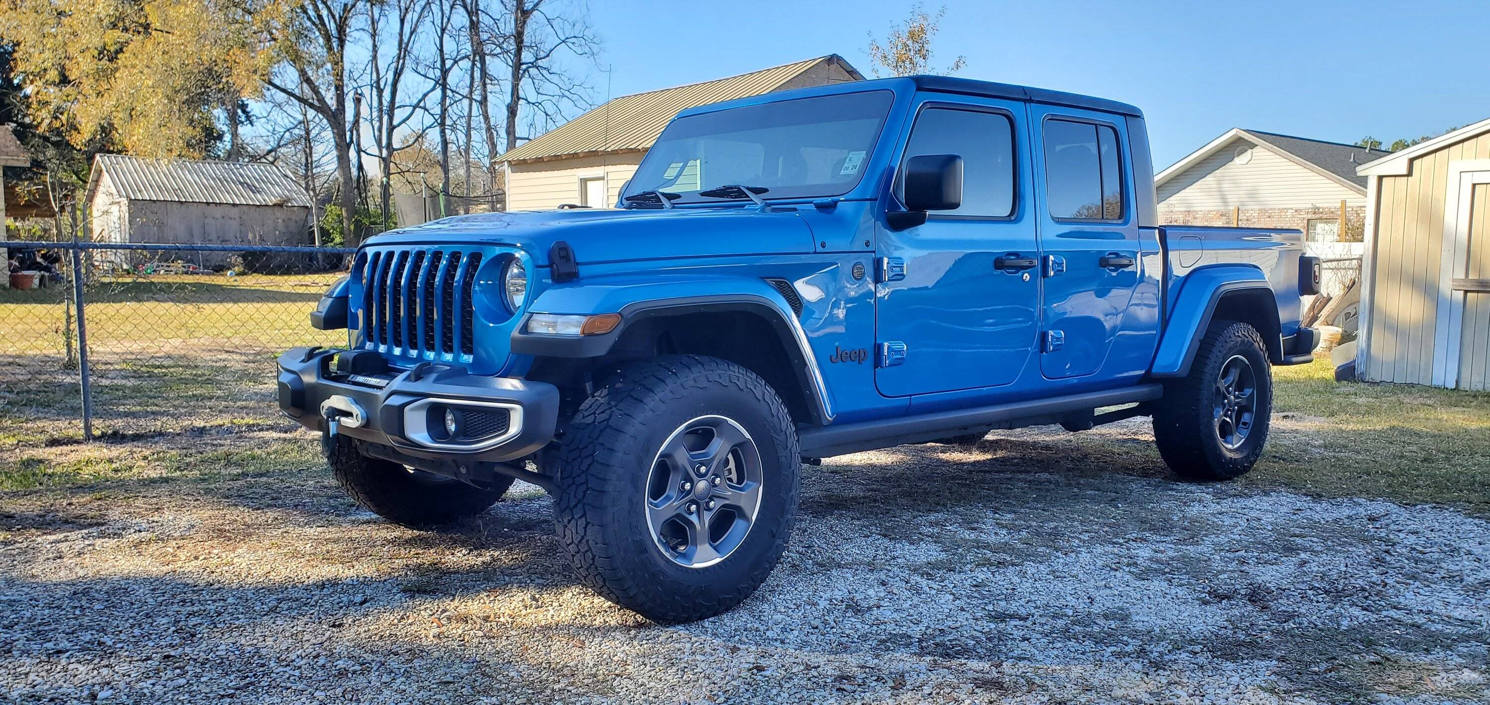 Jeep Gladiator Did your truck melt this summer? 20231230_143441