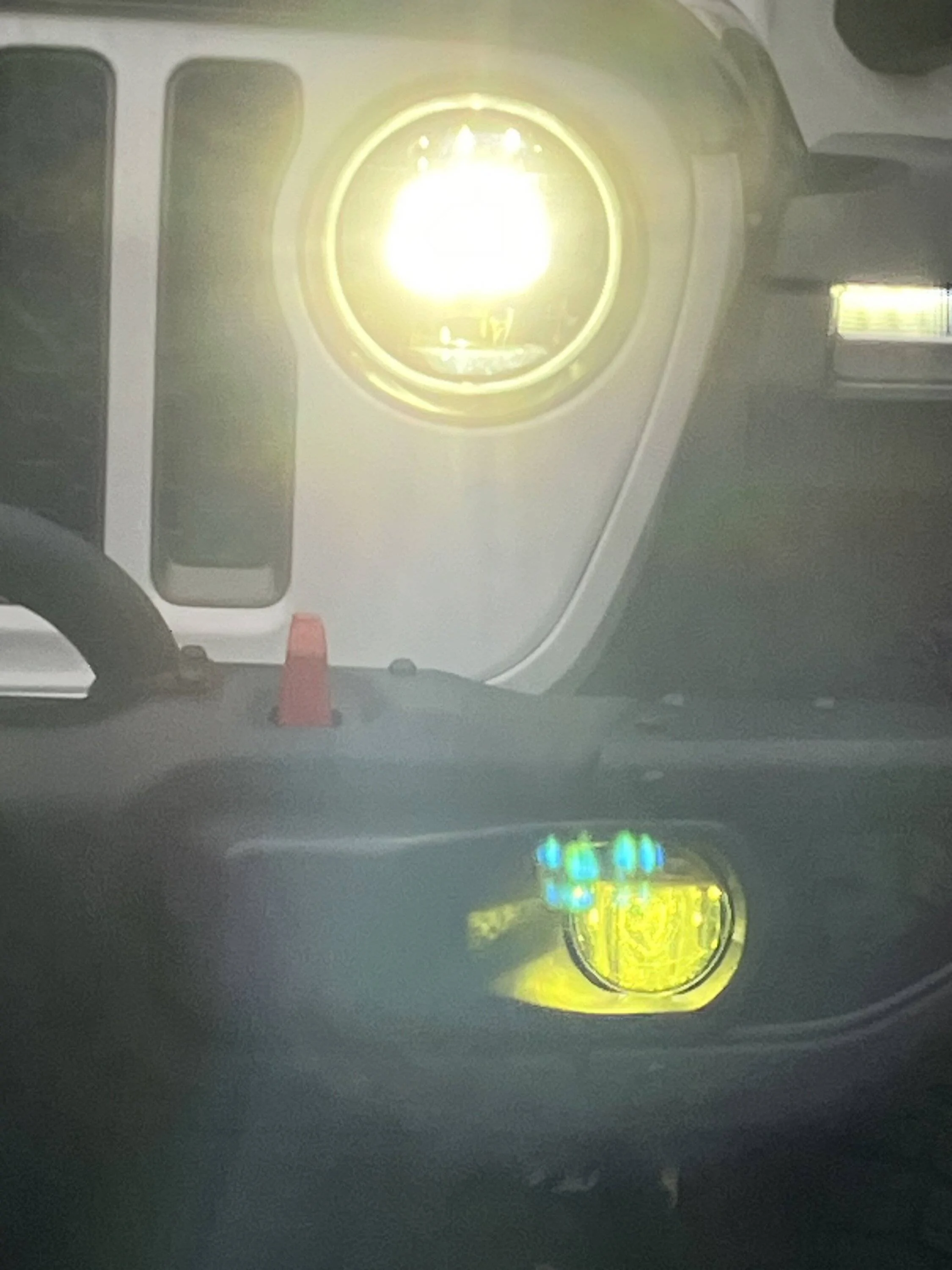 Jeep Gladiator Looking for help with yellow driving lights for snow IMG_2367