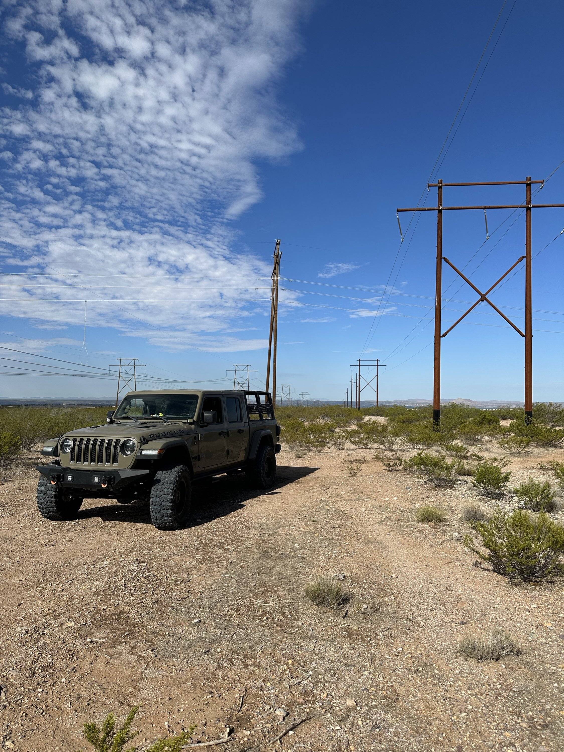 Jeep Gladiator Camo netting over bed rack ideas? IMG_4303