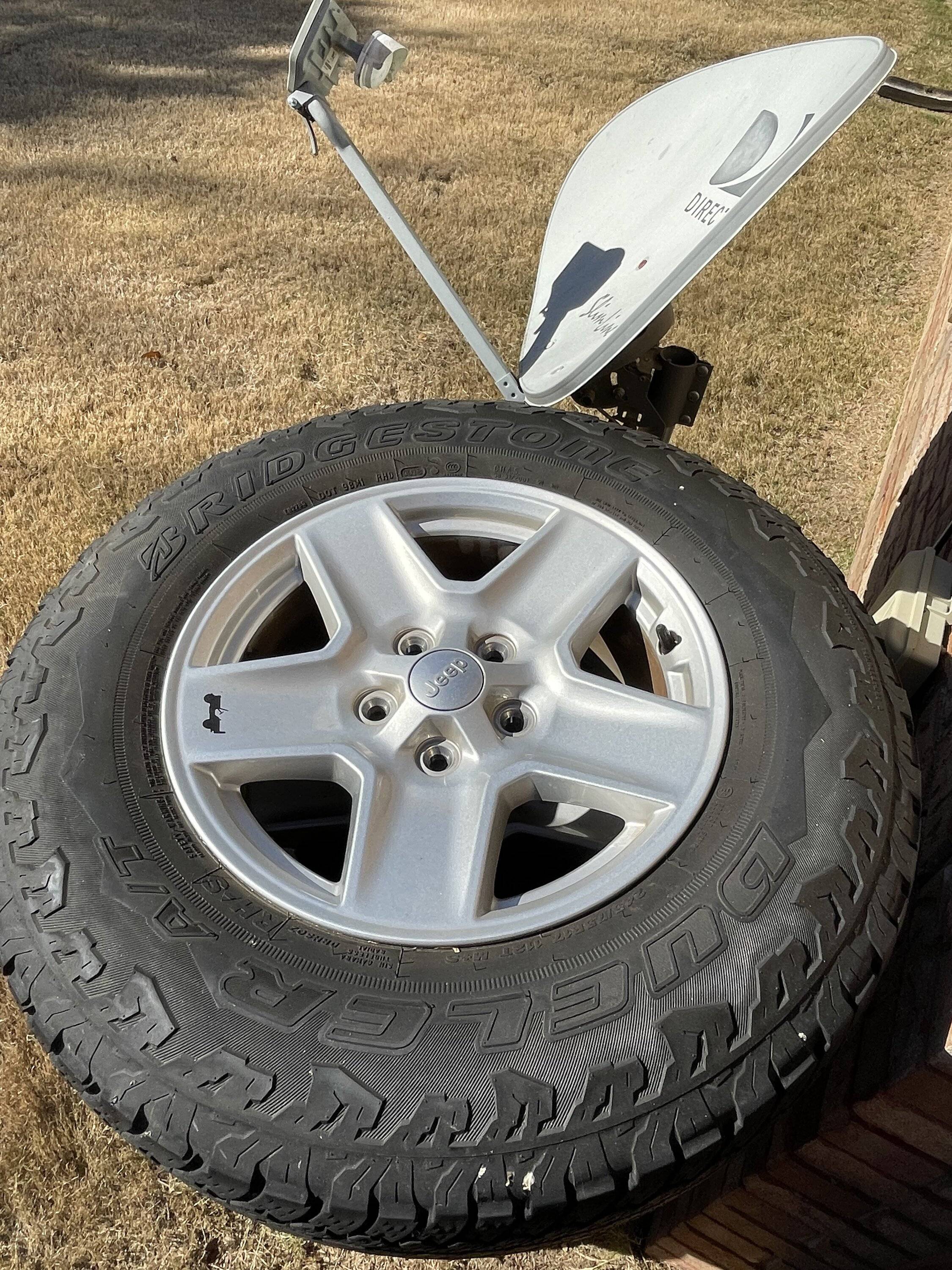 Jeep Gladiator 2020 Sport S Tires and Rims IMG_1697