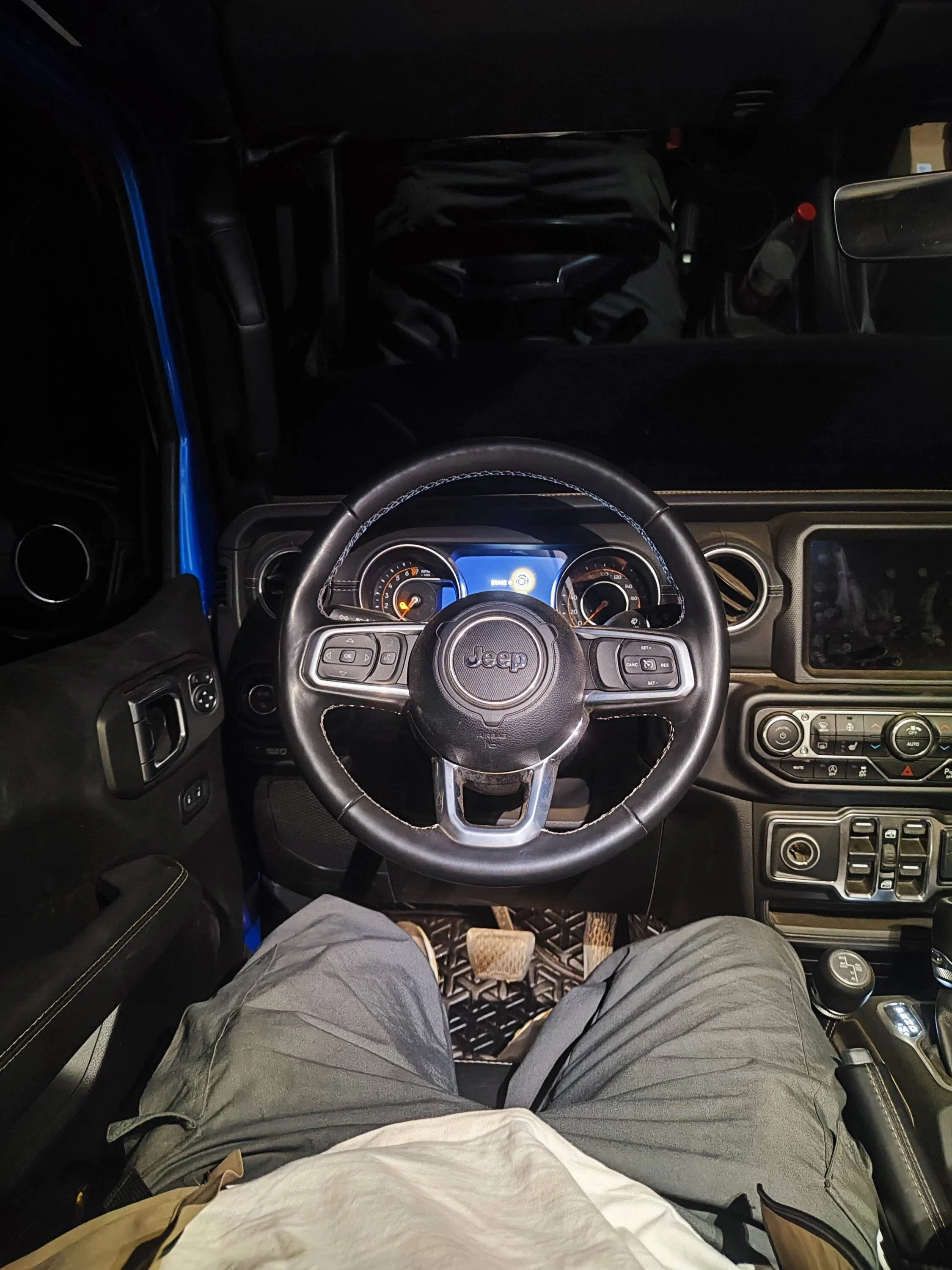 Jeep Gladiator JT’s daily routine as a weekend warrior 1704123315060