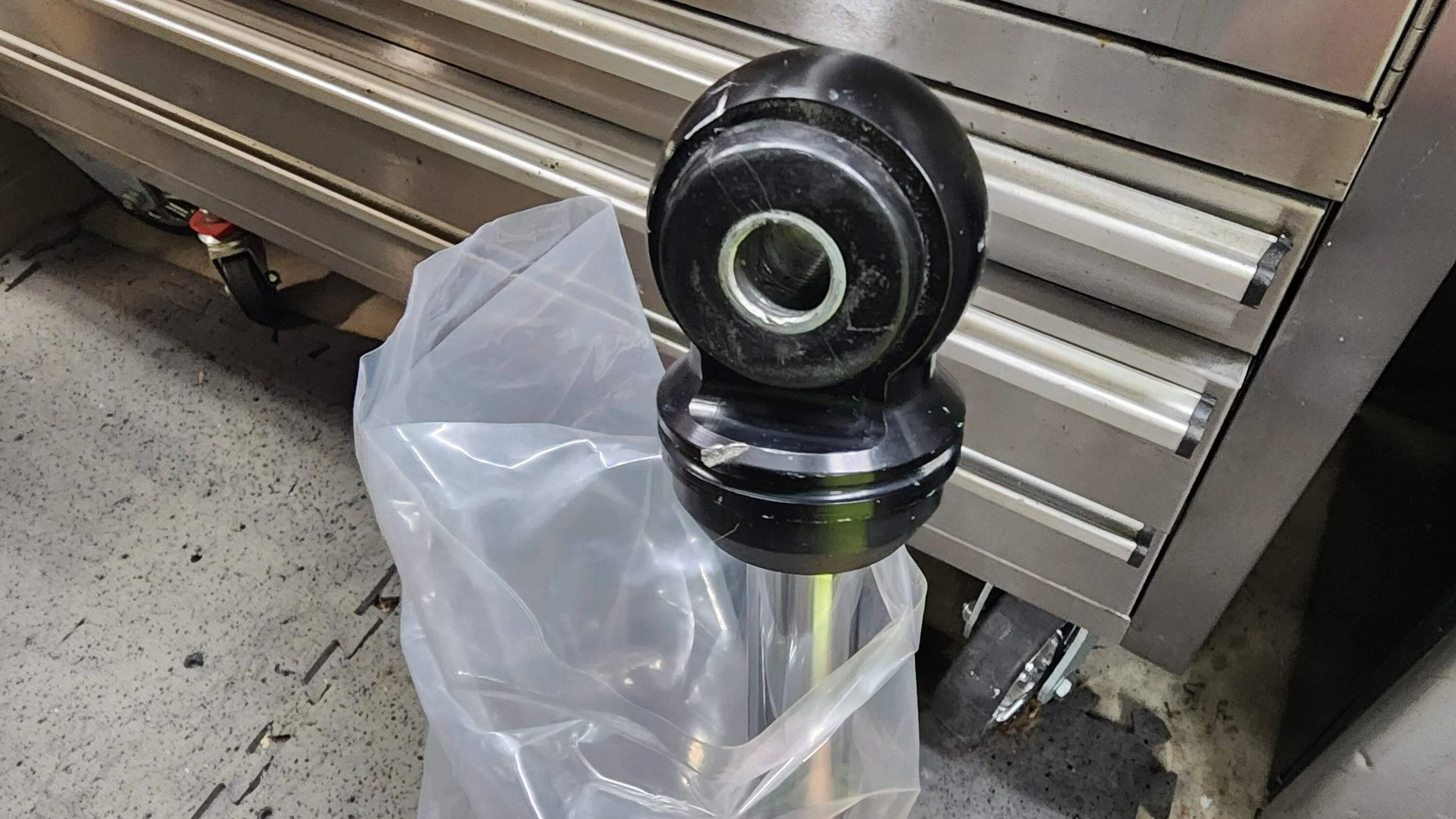 Jeep Gladiator Fox 2.5 Rear Shocks - 3.5-4 inches of Lift (883-26-075) 20240101_120105