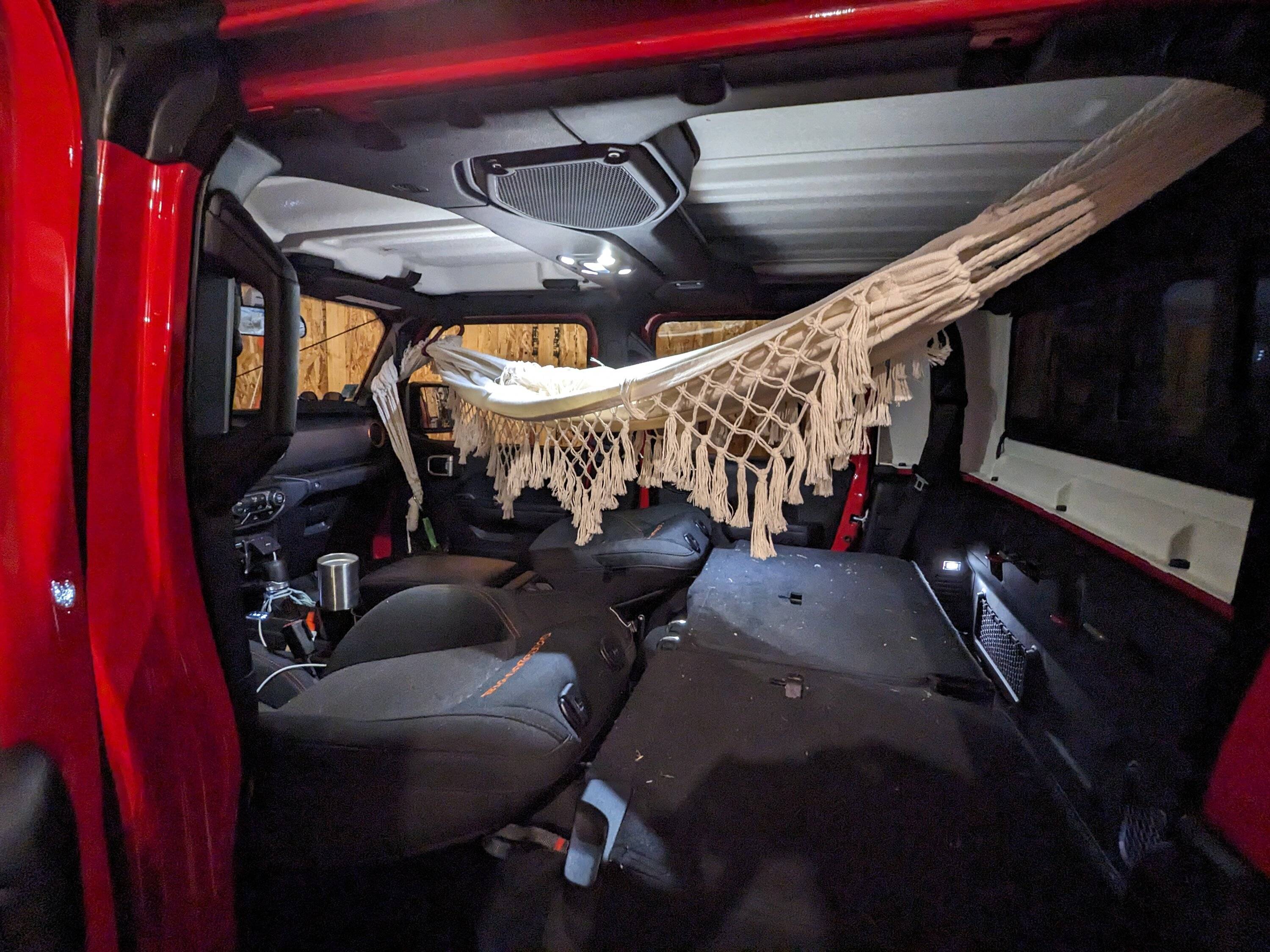 Jeep Gladiator SLEEPING in a JT 1000002575