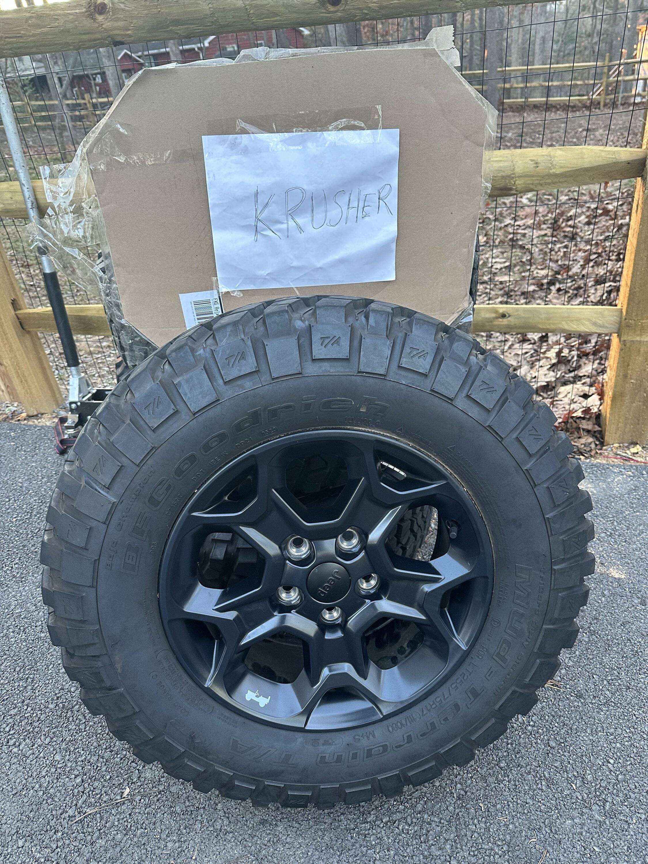 Jeep Gladiator SOLD   OEM RIMS IMG_0934