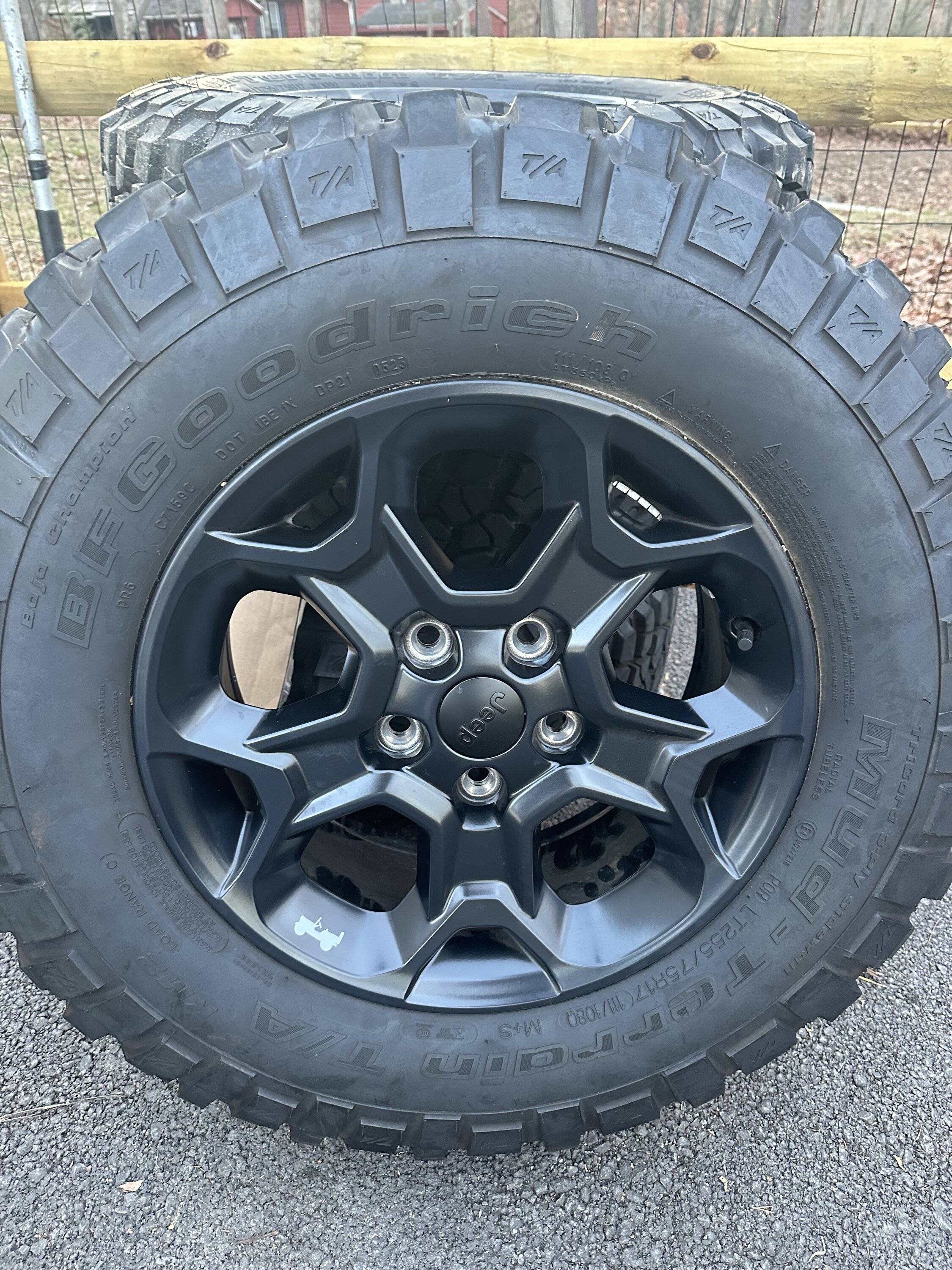 Jeep Gladiator SOLD   OEM RIMS IMG_0937