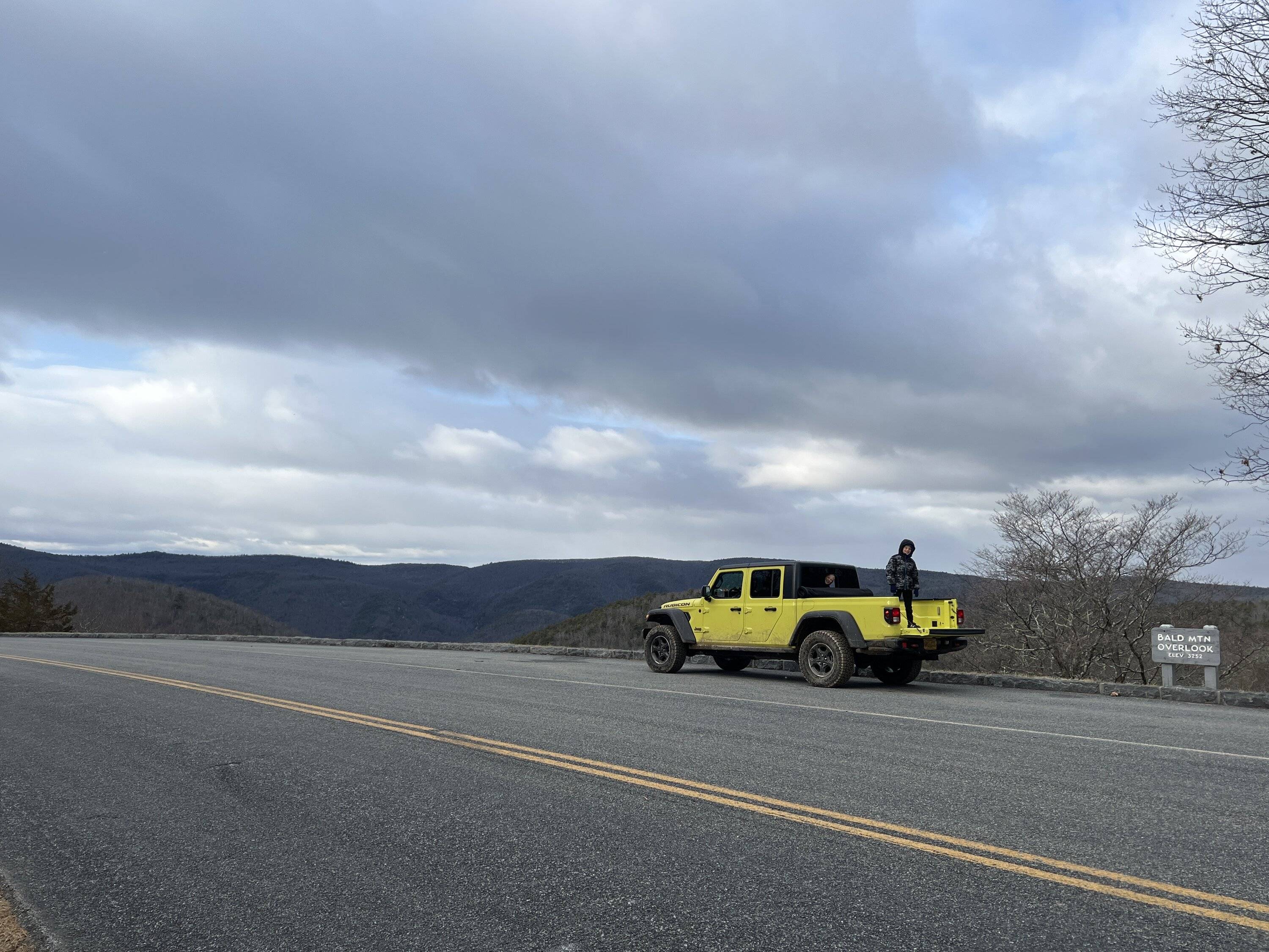 Jeep Gladiator HIGH VELOCITY YELLOW Gladiator JT Club IMG_0005