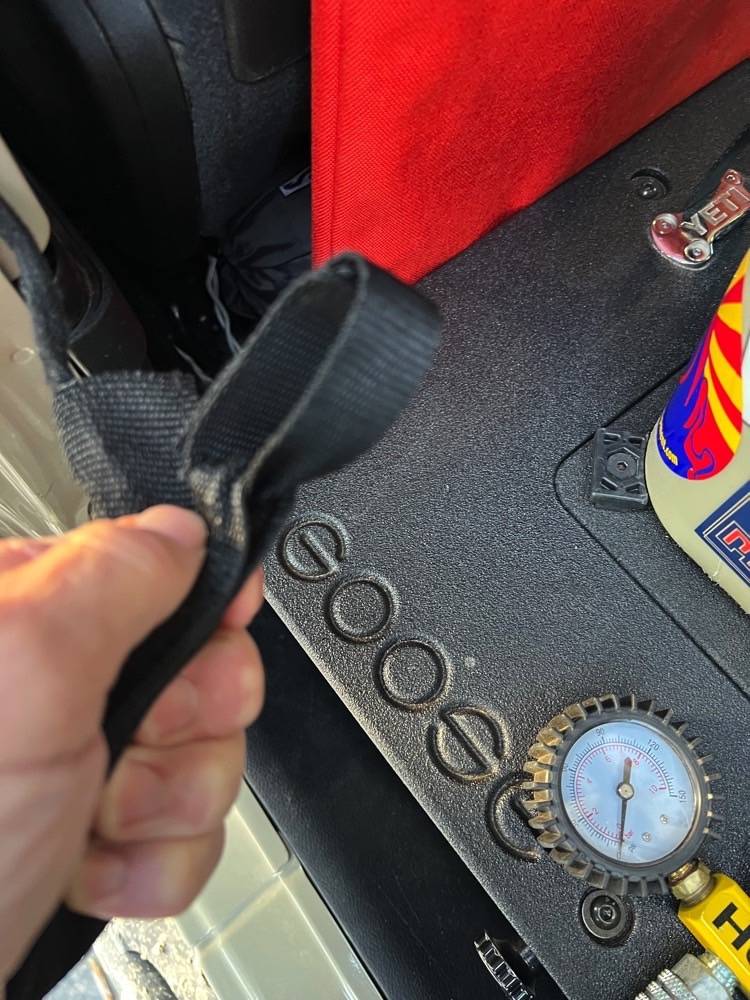 Jeep Gladiator Seat delete again?! 09c_DoorStra
