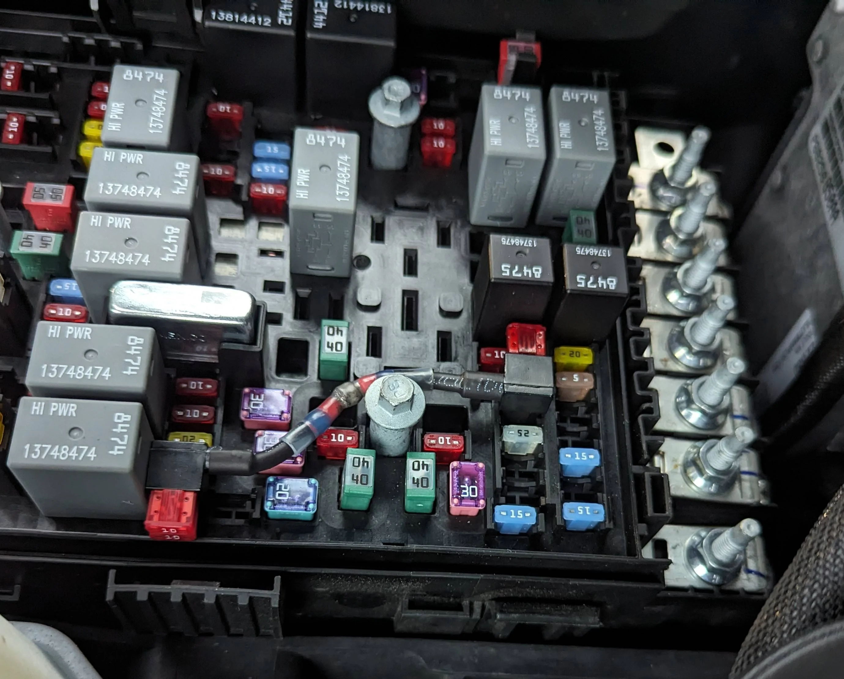 Jeep Gladiator Making Center Console USB Switched PXL_20240103_215439792.MP~2