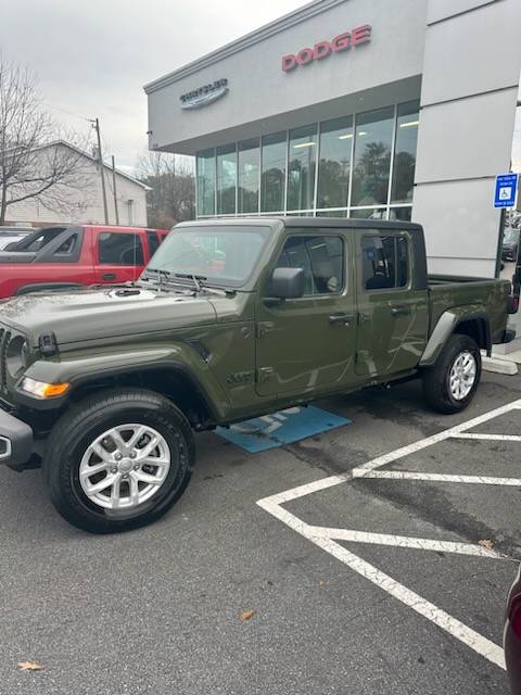 Jeep Gladiator New member thinking of trading my F250 for a Gladiator... IMG_0702