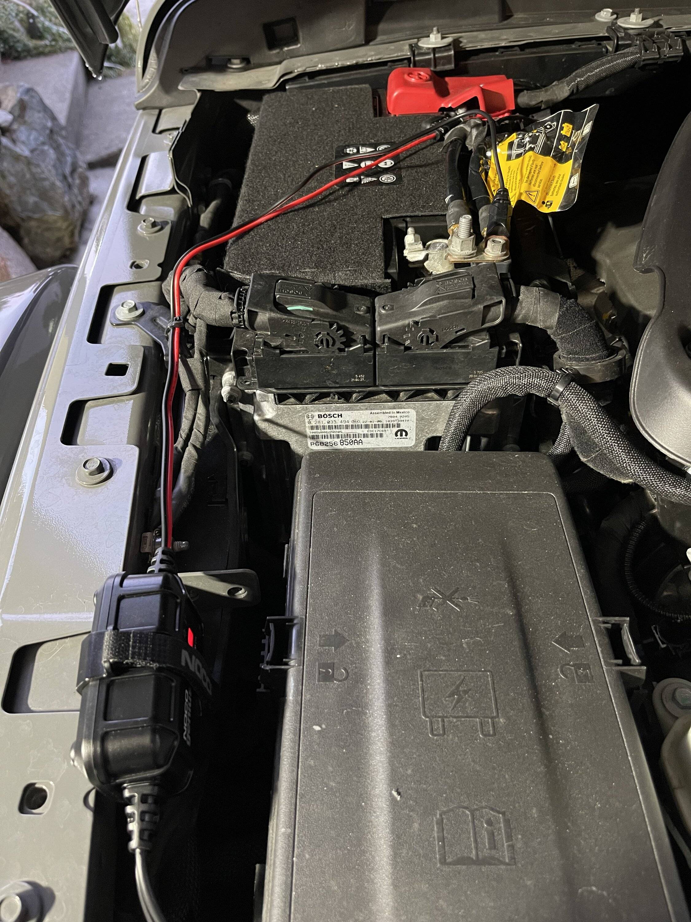 Jeep Gladiator Too old for new tricks - these batteries and tender IMG_2900