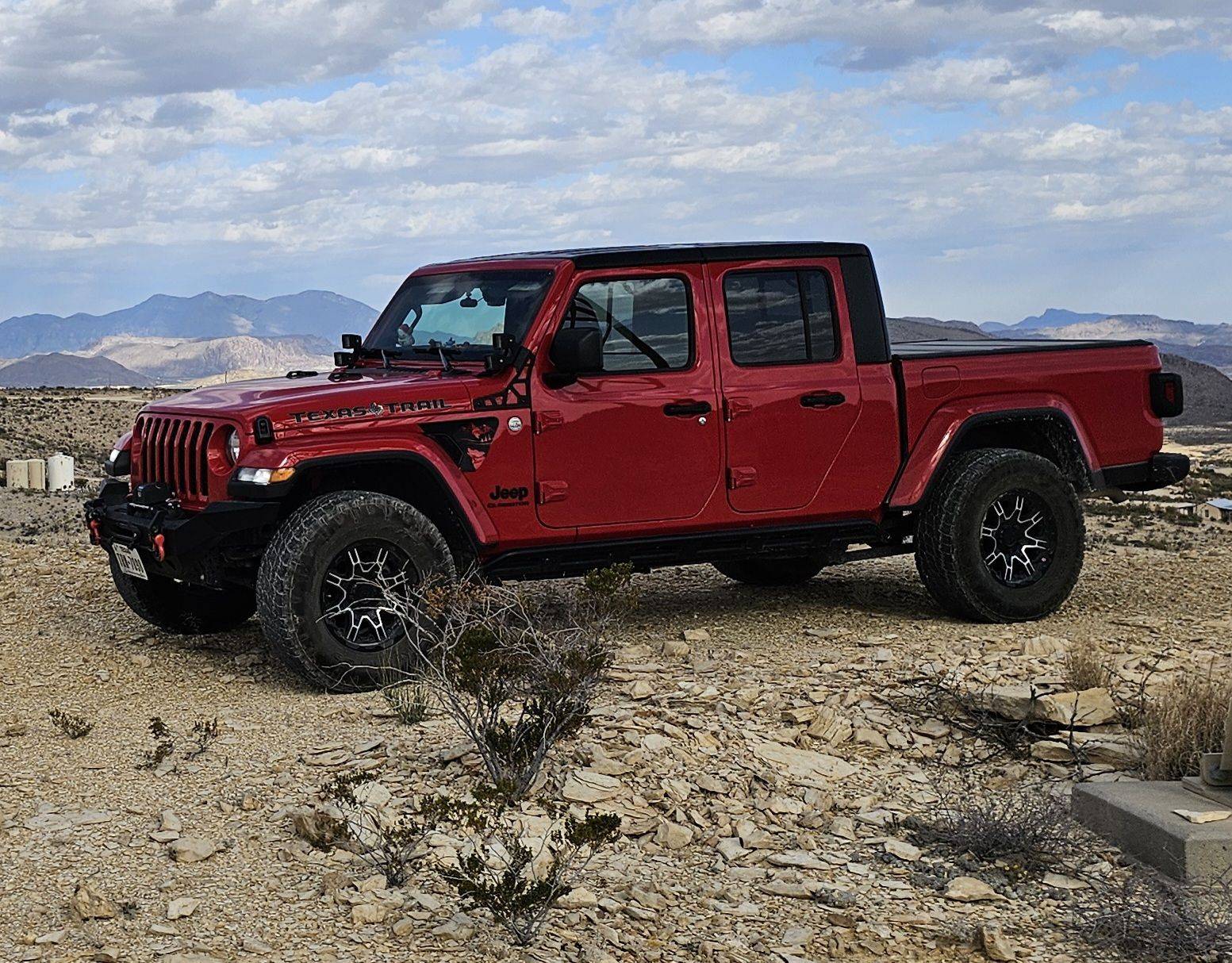 Jeep Gladiator FIRECRACKER RED Gladiator JT Club 126CAC2E-2E9A-4273-B9EF-E58AF4B4EF6D