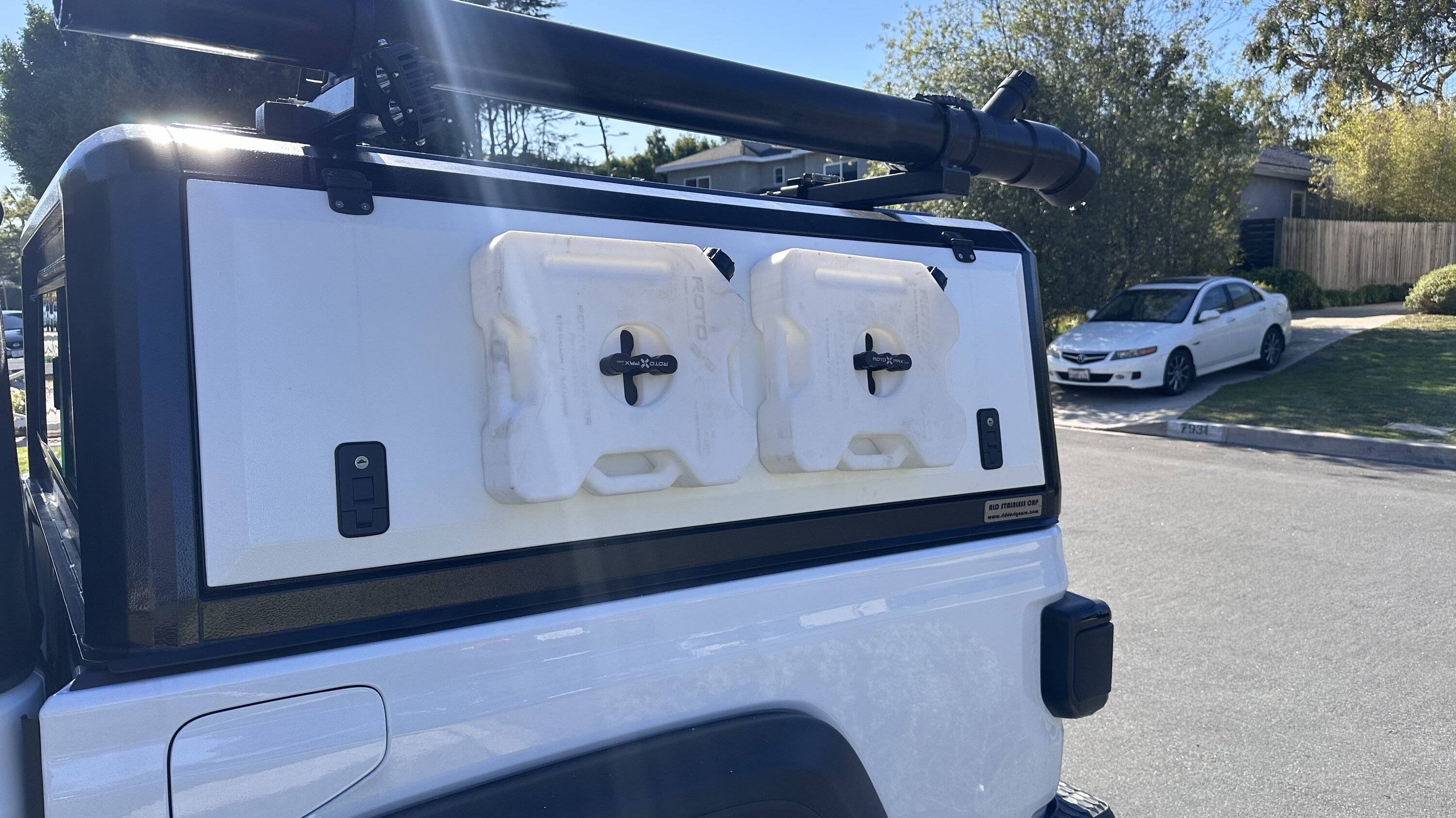 Jeep Gladiator 4 ROTOPAX FOR SALE 2 WATER 2 STORAGE $150 IMG_0523