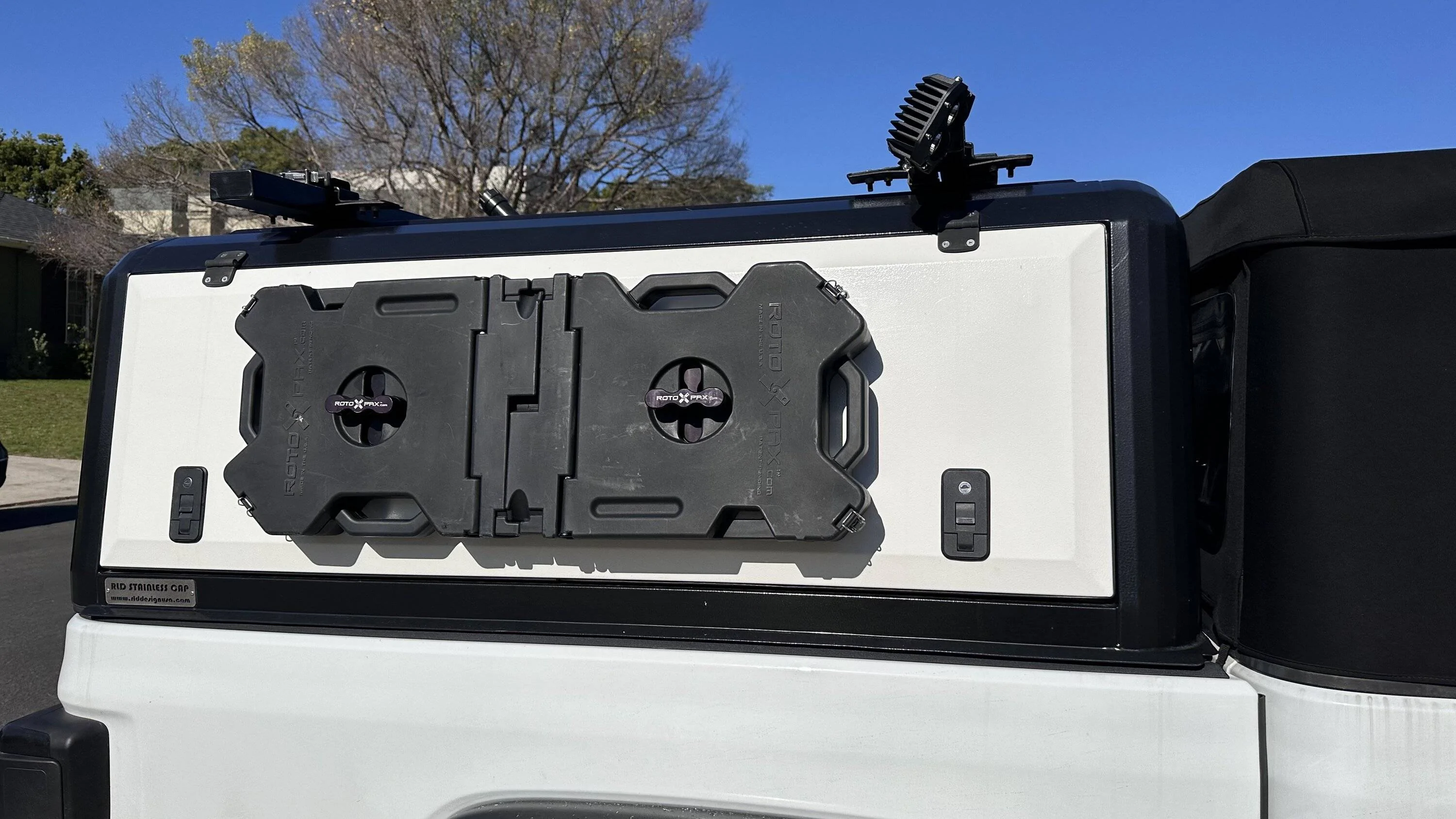 Jeep Gladiator 4 ROTOPAX FOR SALE 2 WATER 2 STORAGE $150 IMG_0522