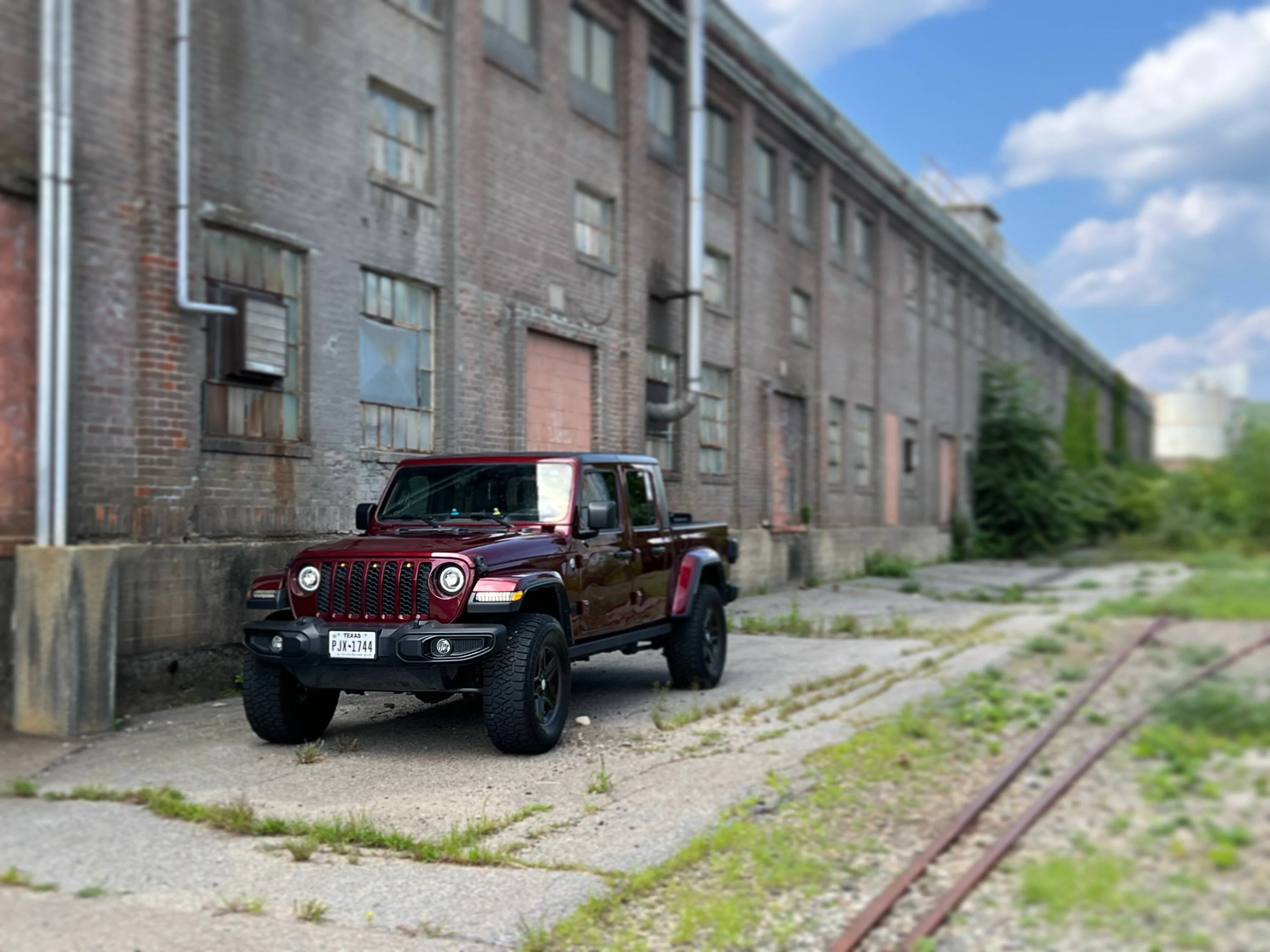 Jeep Gladiator Hey y'all. I'm new to the jeep/off-road world. Any advice would help! DB6D38FE-EEA2-4B55-8006-46B569B6F6C9