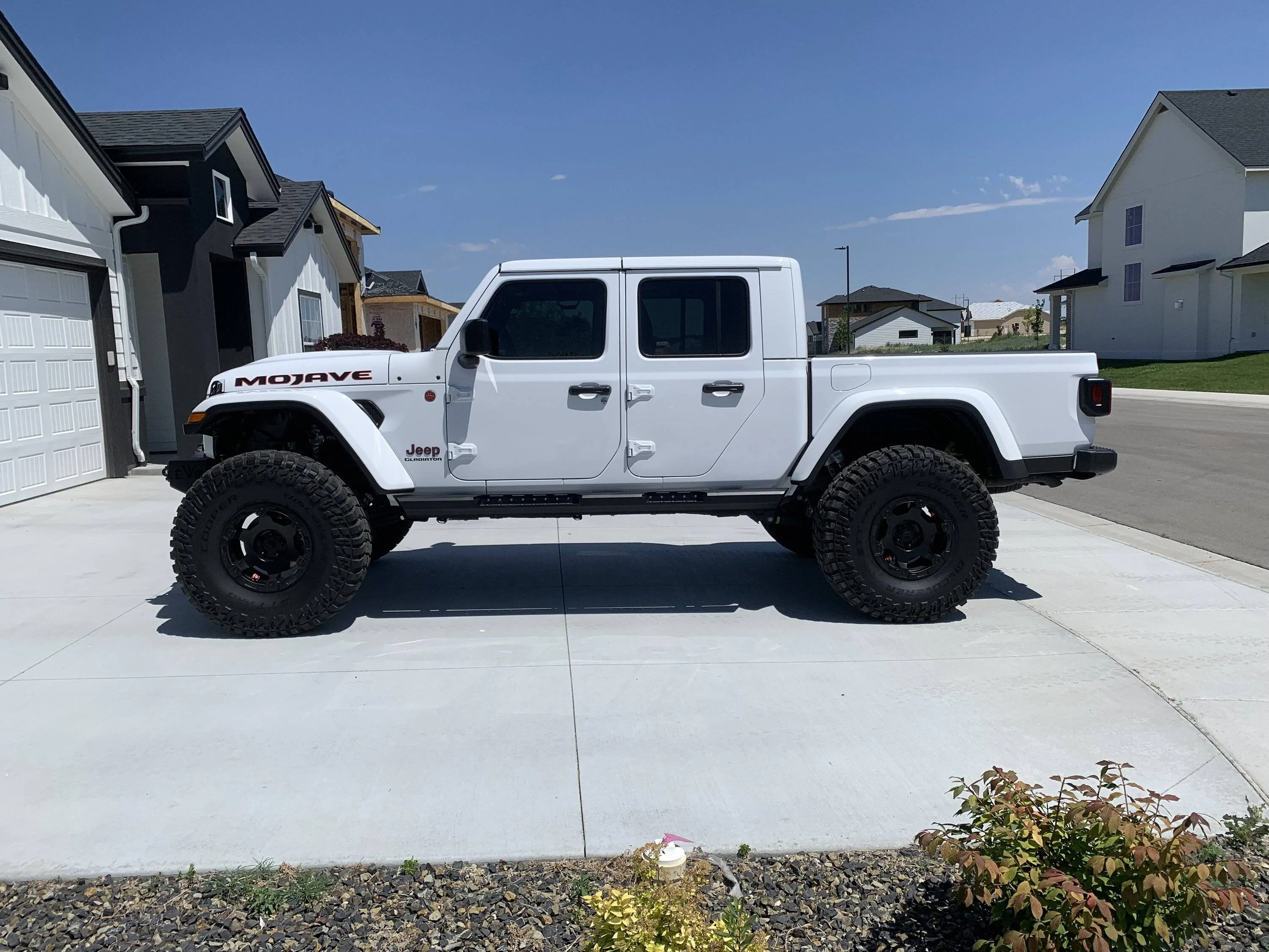 Jeep Gladiator Clayton 3.5” lift have a rake? IMG_2832