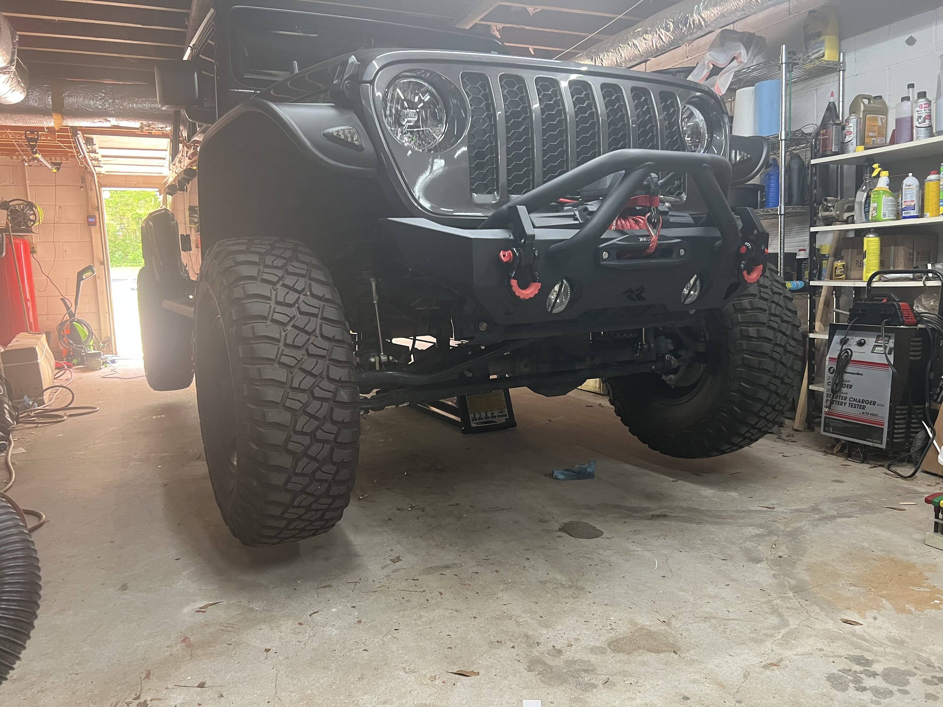 Jeep Gladiator Quadratech Shop lift IMG_8512