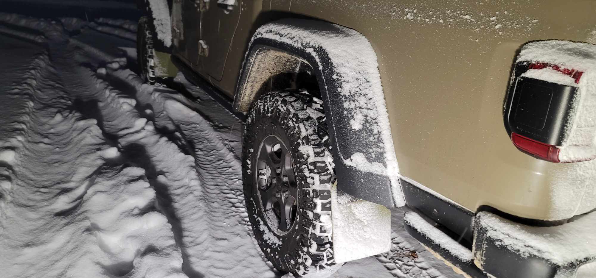 Jeep Gladiator EgulAye's mild hunting build (is it an overland build?) 412399514_2327632064092917_5340967736567317074_n
