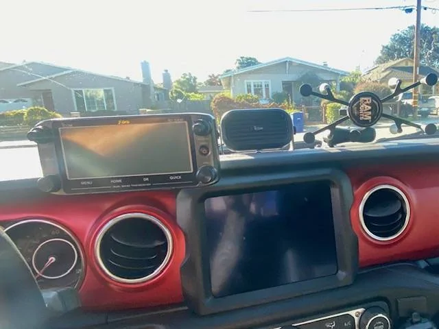 Jeep Gladiator 2023 JTR build...(Poison) Ivy dash