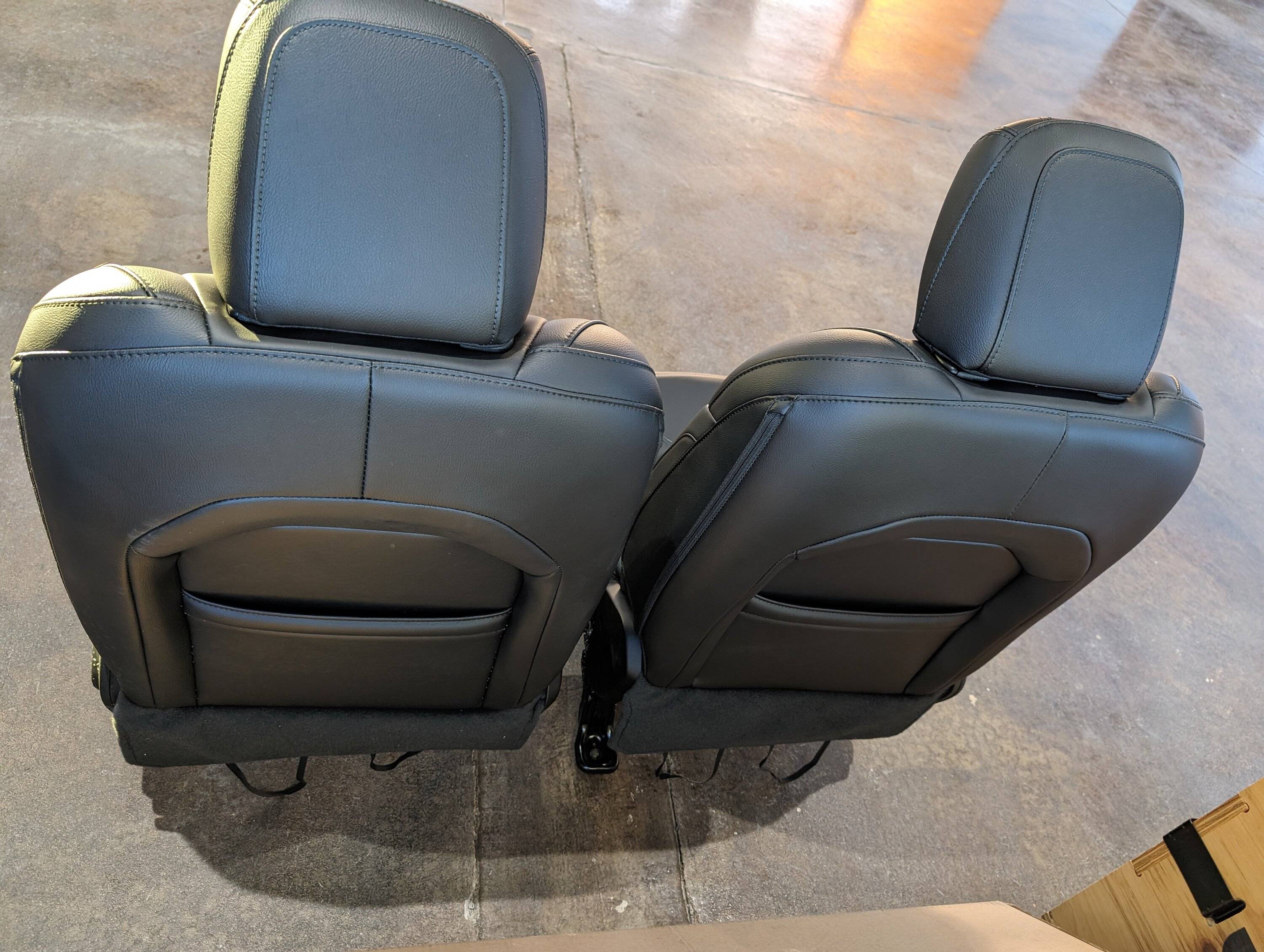 Jeep Gladiator High Altitude Heated Front Leather seats - from 2021 with <1,000 miles 2024-01-07 16.11.59