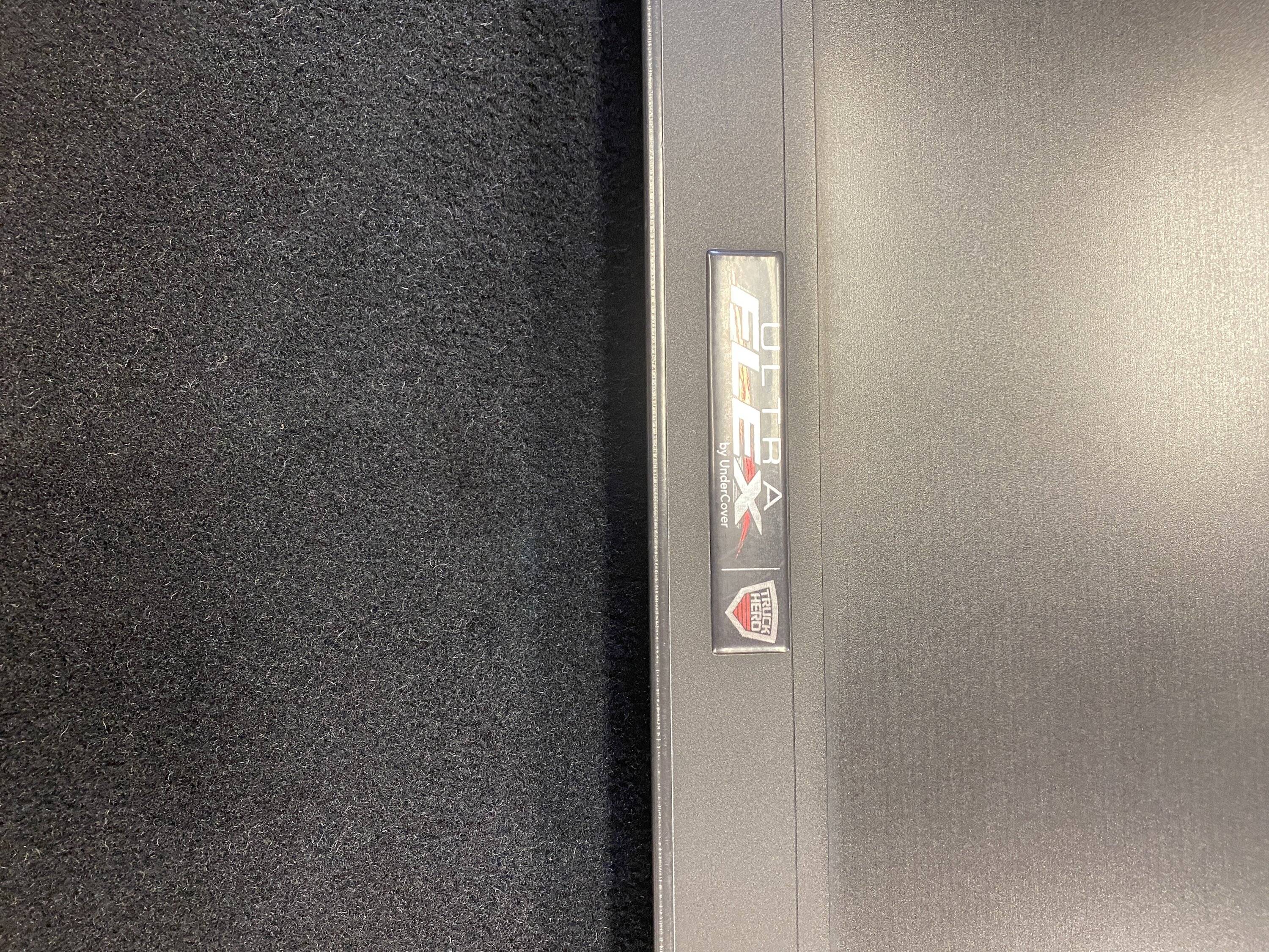 Jeep Gladiator Undercover Flex Ultra Folding Tonneau Cover ECB2C89E-5CBC-461E-85A4-BF560680AAAA