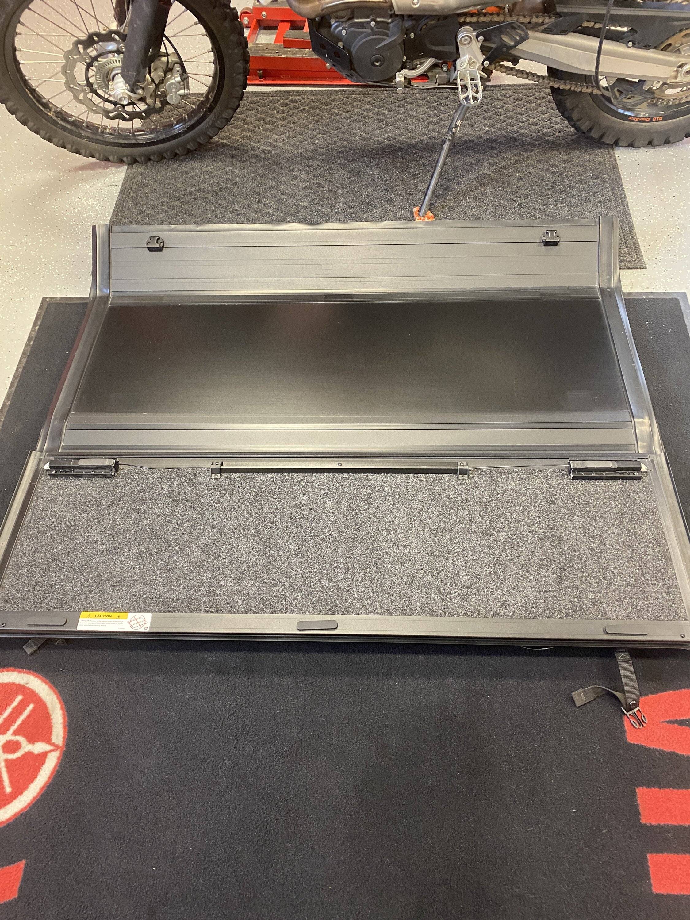 Jeep Gladiator Undercover Flex Ultra Folding Tonneau Cover 18114BE9-4EF6-4E1E-A94D-662BBE0F9641