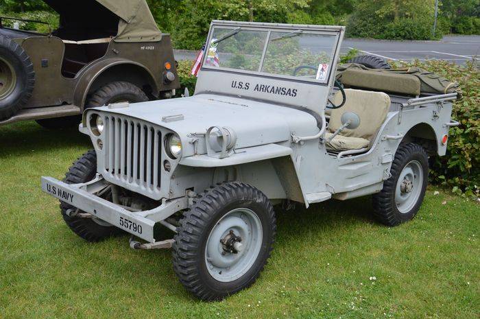 Jeep Gladiator My Gladiator looks exactly like a WWII US Navy Jeep lol. jeep-willys-mb-navy-uss-arkansas