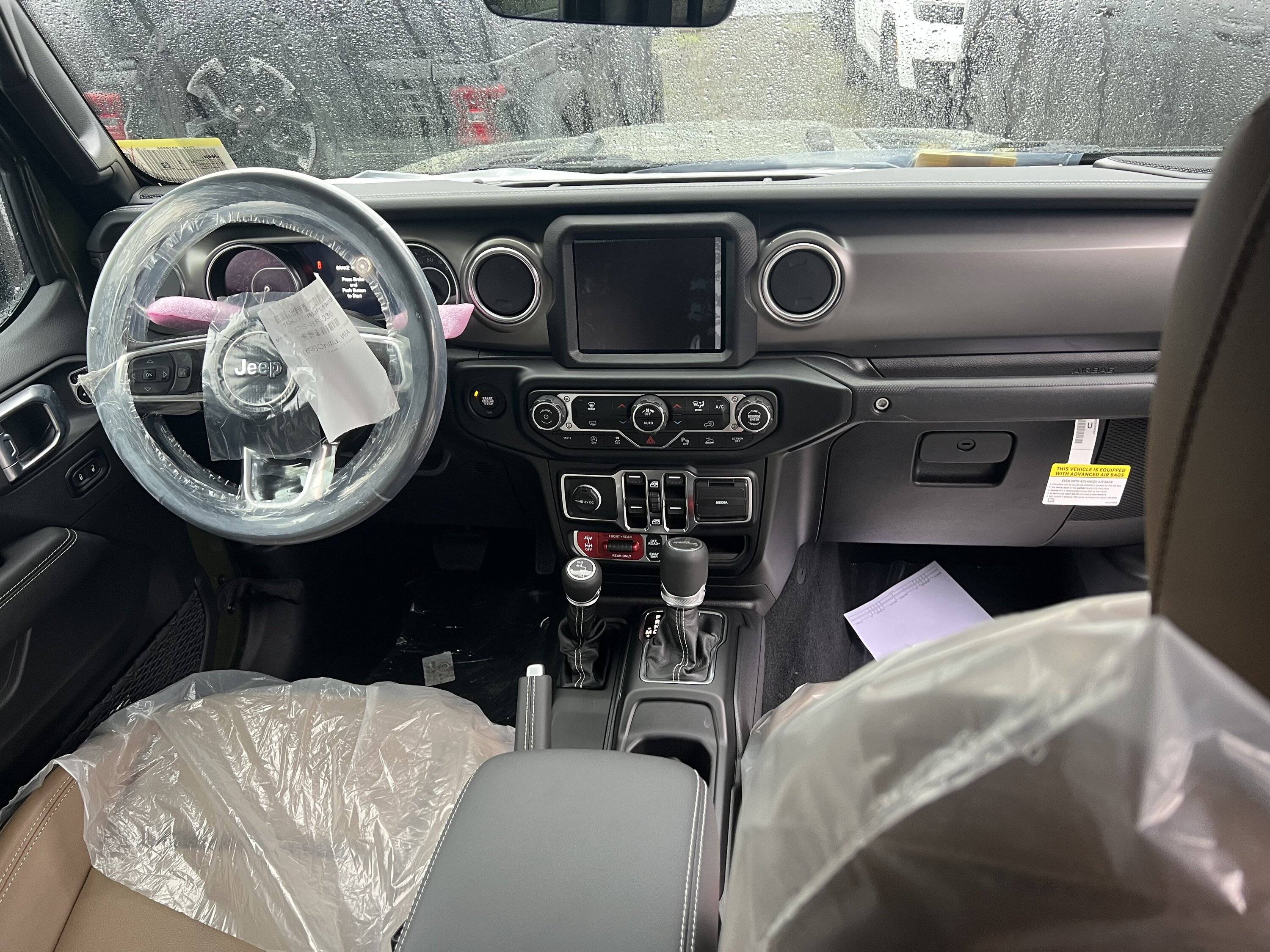 Jeep Gladiator Is it worth getting the options from the factory, or adding myself afterwards? D0EABA7B-6141-48D2-9036-2C7F320F4E99