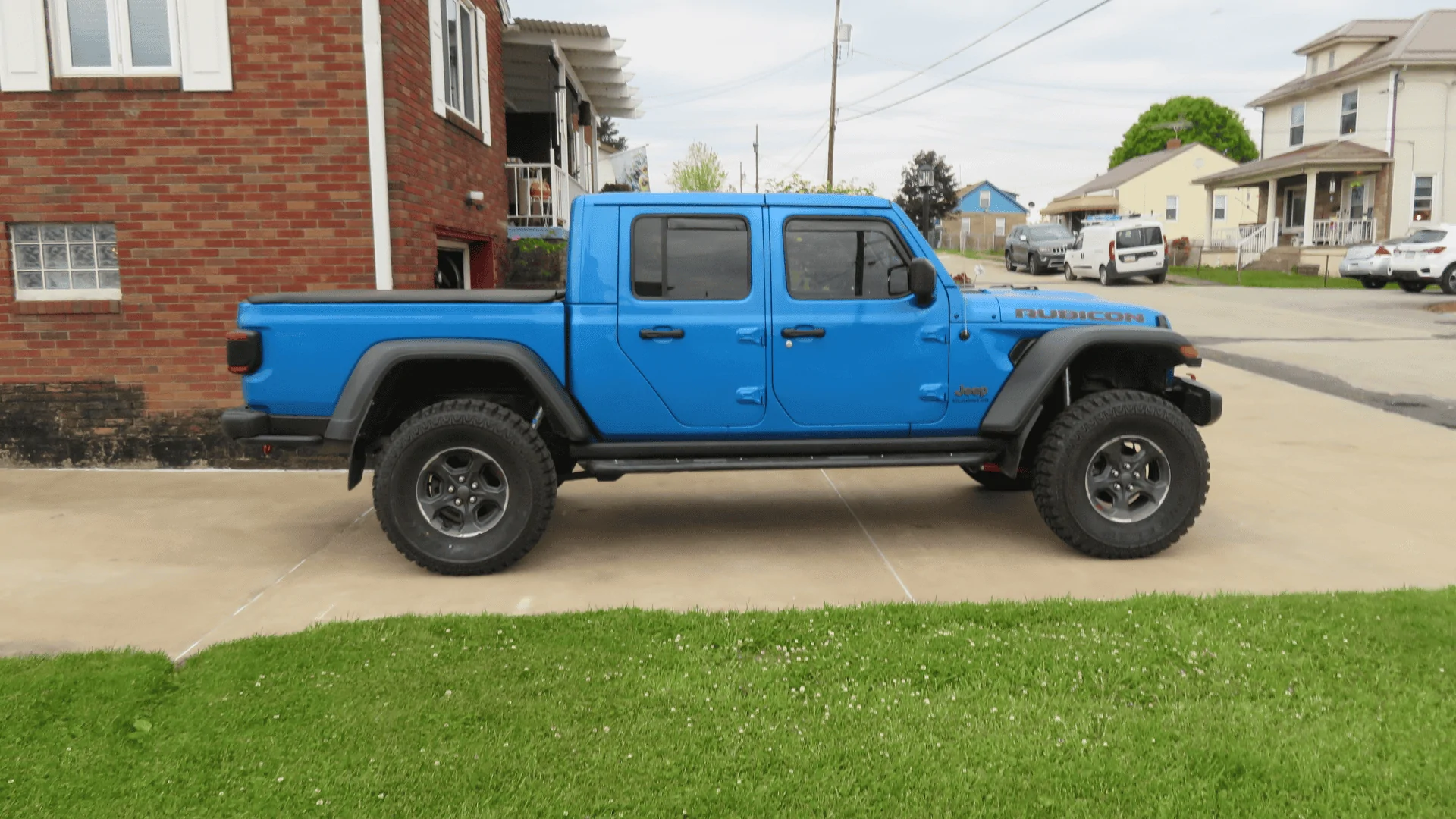 Jeep Gladiator Overland Owners:  anyone running aftermarket tires on stock wheels? 1704850152482