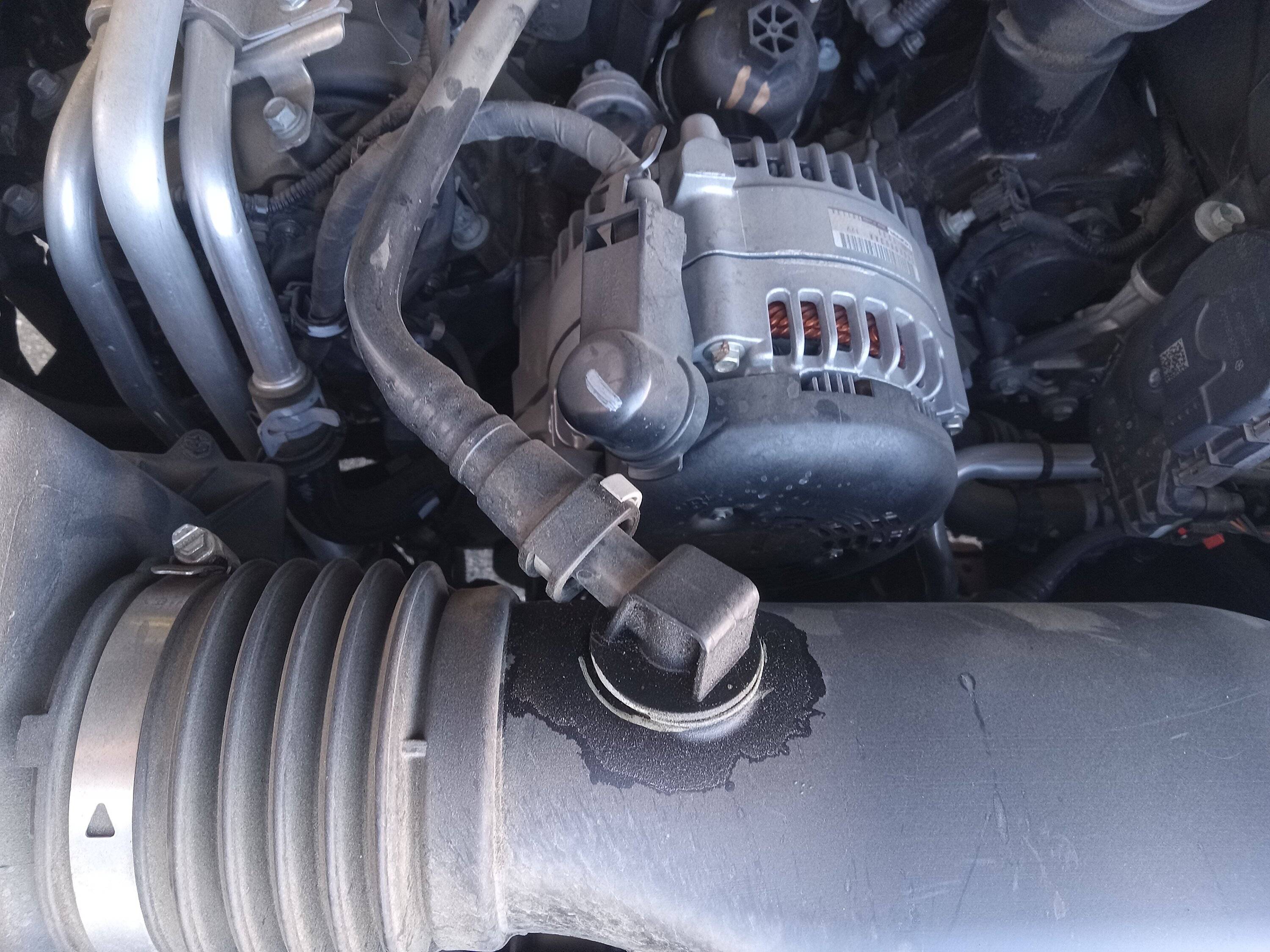 Jeep Gladiator Oil getting into air filter question. 20240108_085813