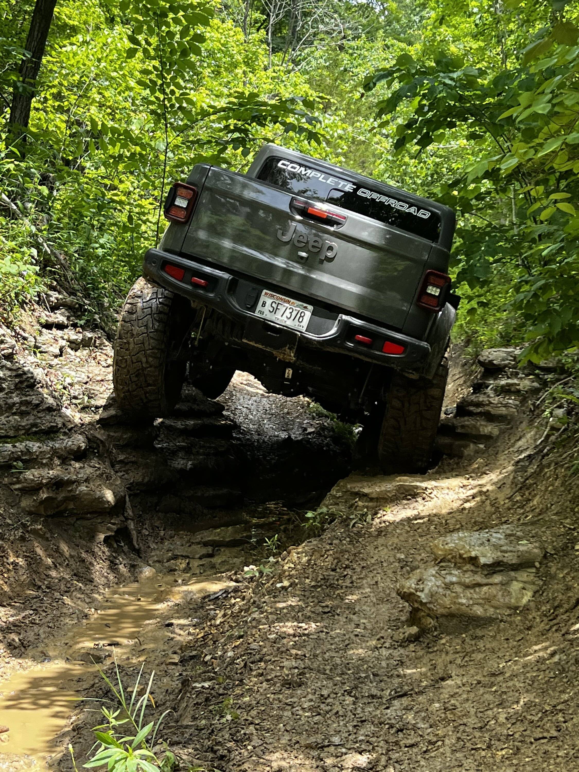 Jeep Gladiator It's Tushy Tuesday! Let's see those rear photos 1704924814342