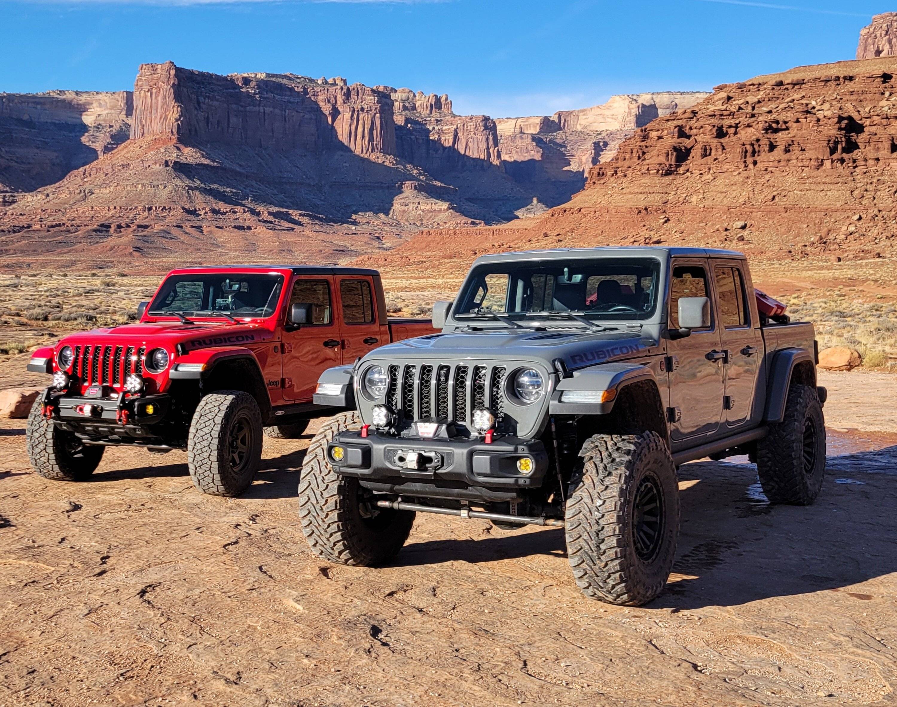 Jeep Gladiator Jeeps Parking Next To Jeeps 20231228_0958471