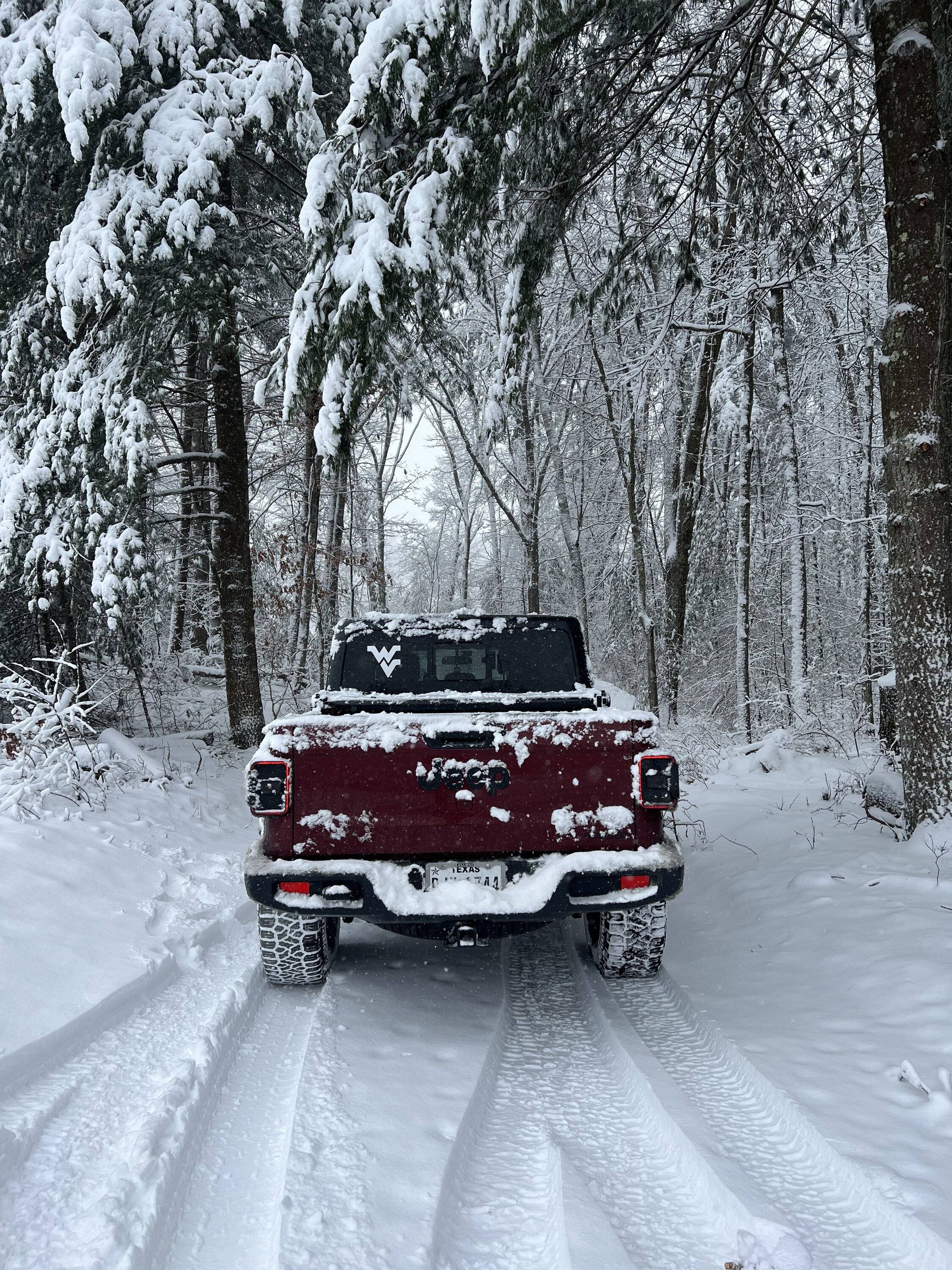 Jeep Gladiator Gladiators Snow Wheeling - Post Your Pics! IMG_0521